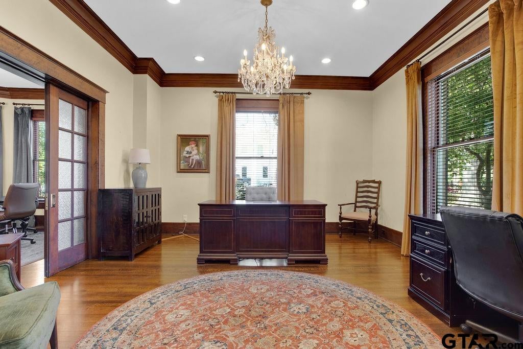 313 E Charnwood