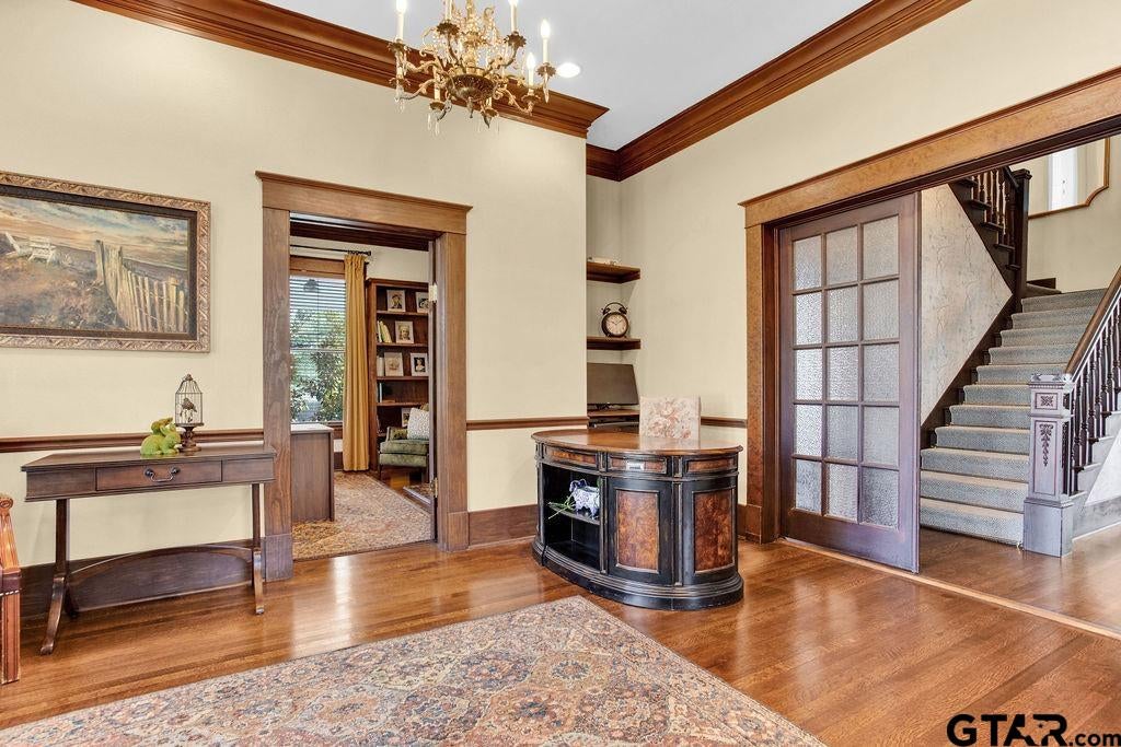 313 E Charnwood
