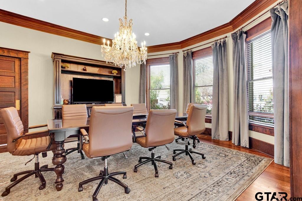 313 E Charnwood