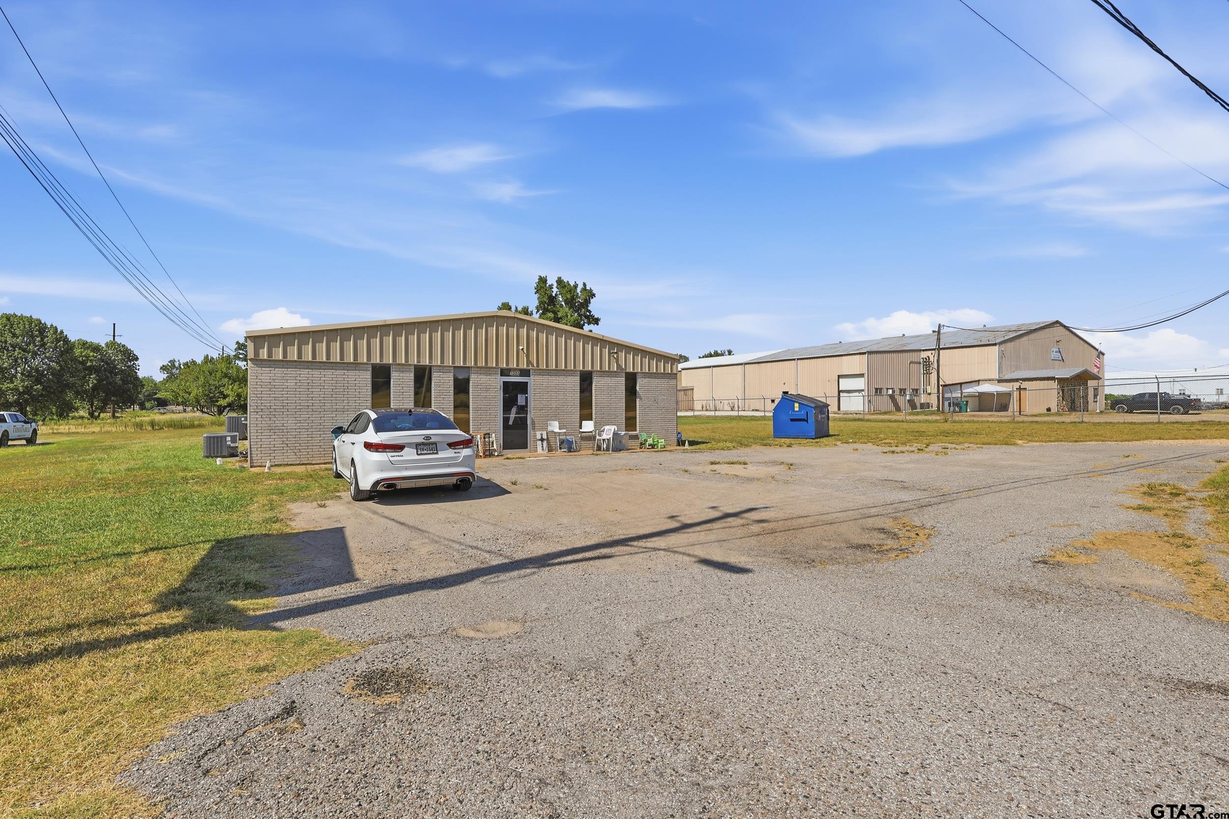 1005 E Coke Rd