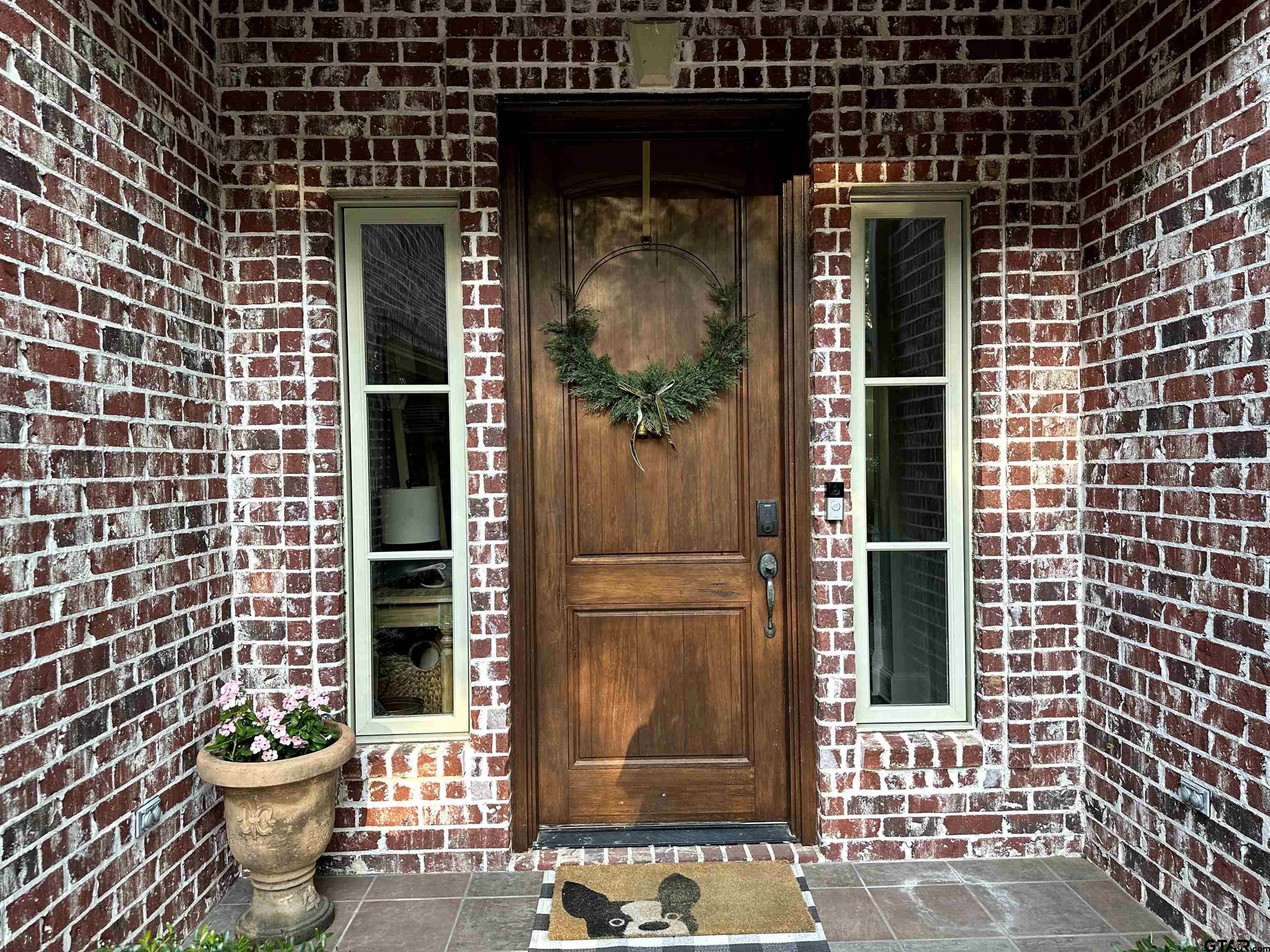 140 Red Oak CT