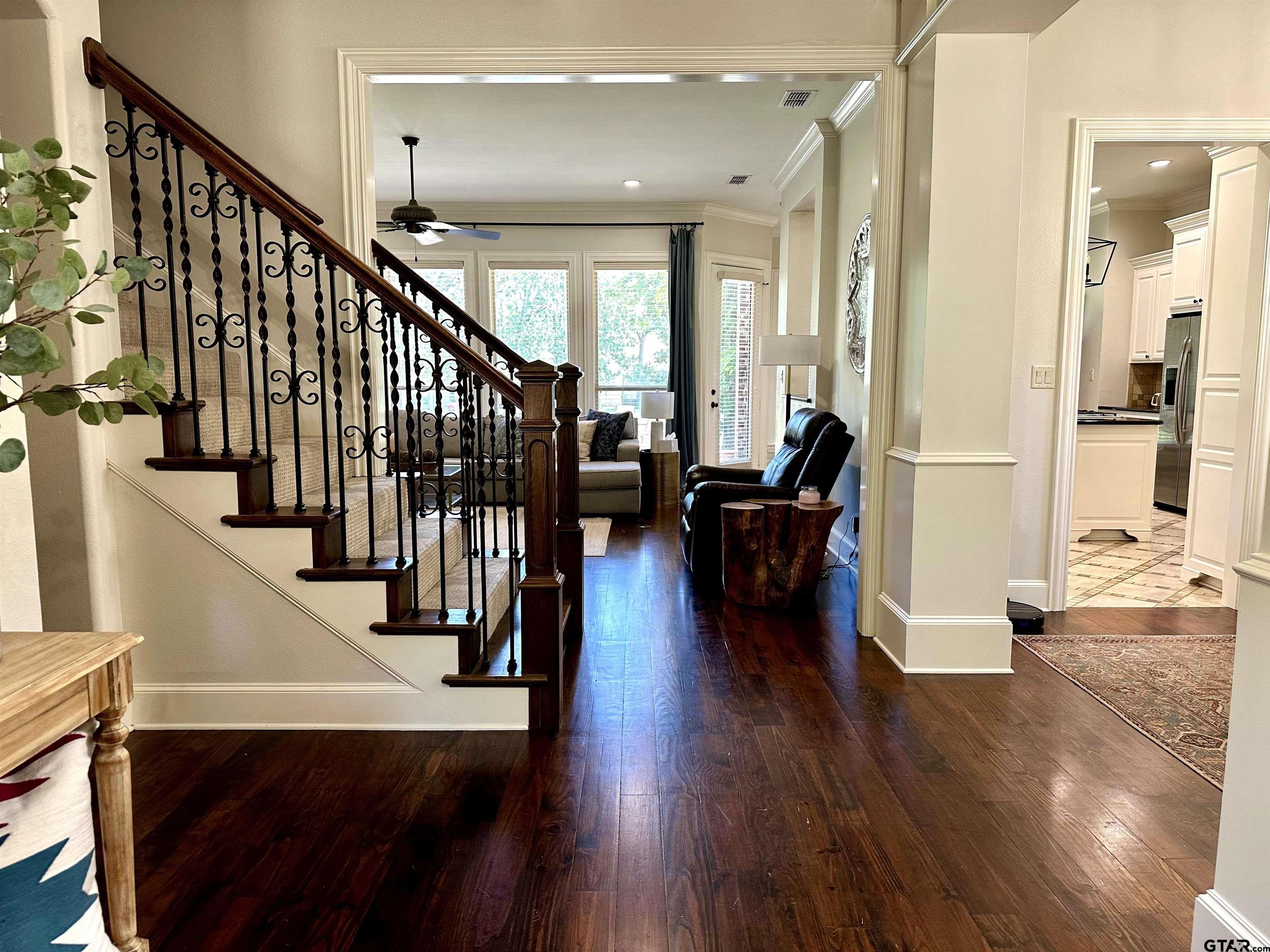 140 Red Oak CT