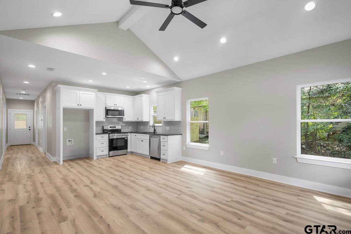 299 Bradford Ave