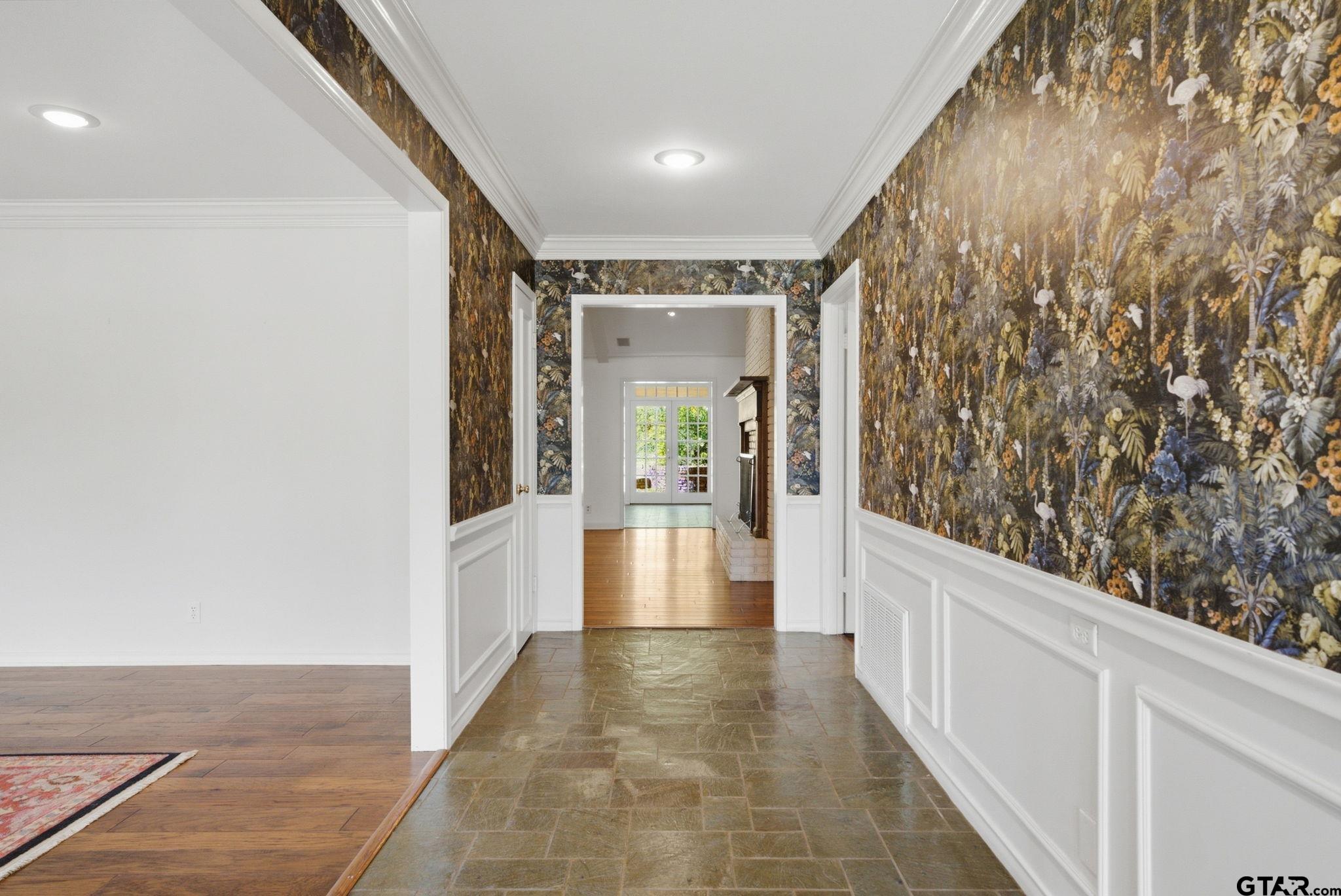 2725 Pecan Dr.