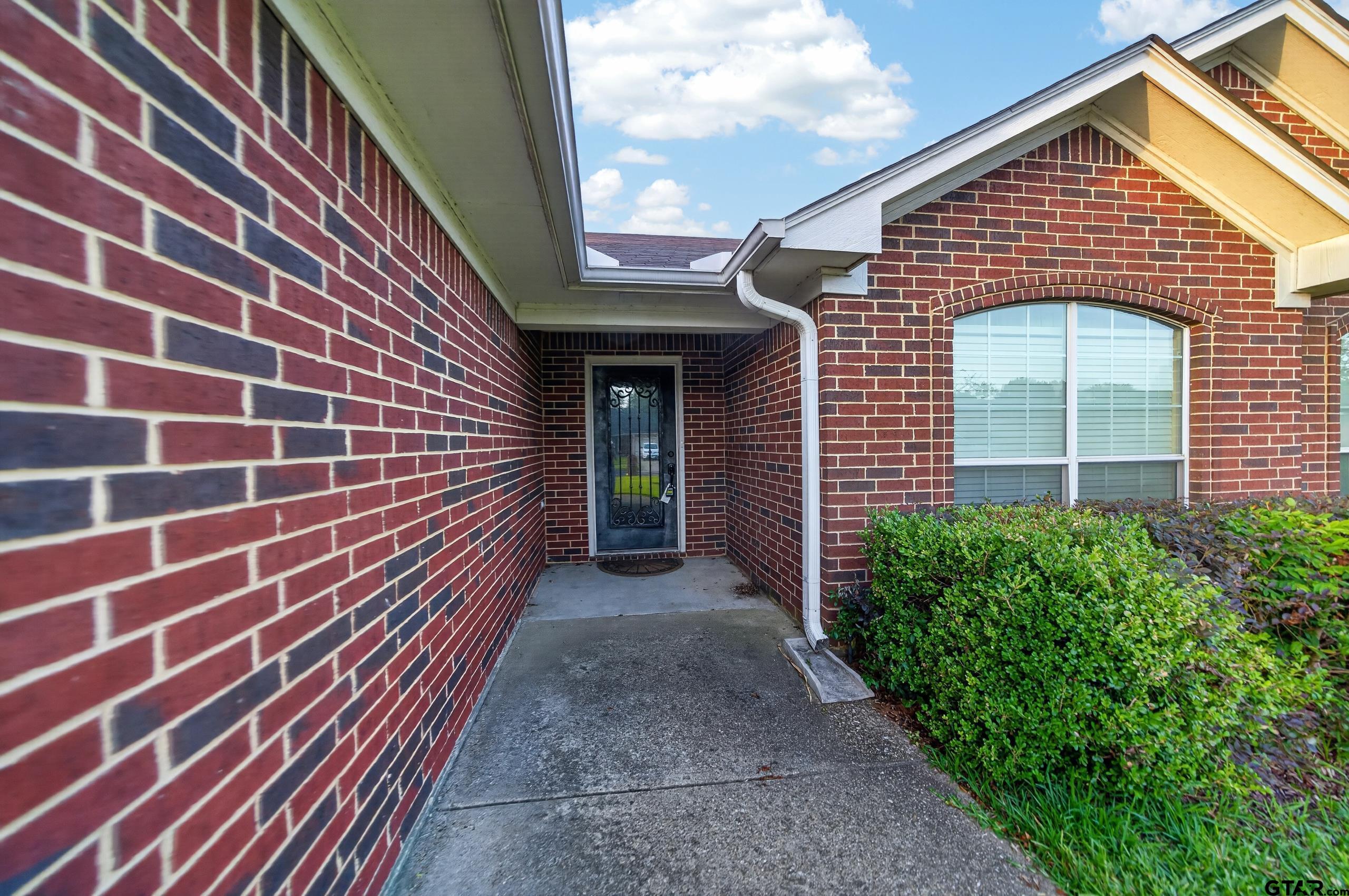 11185 Meadows Drive