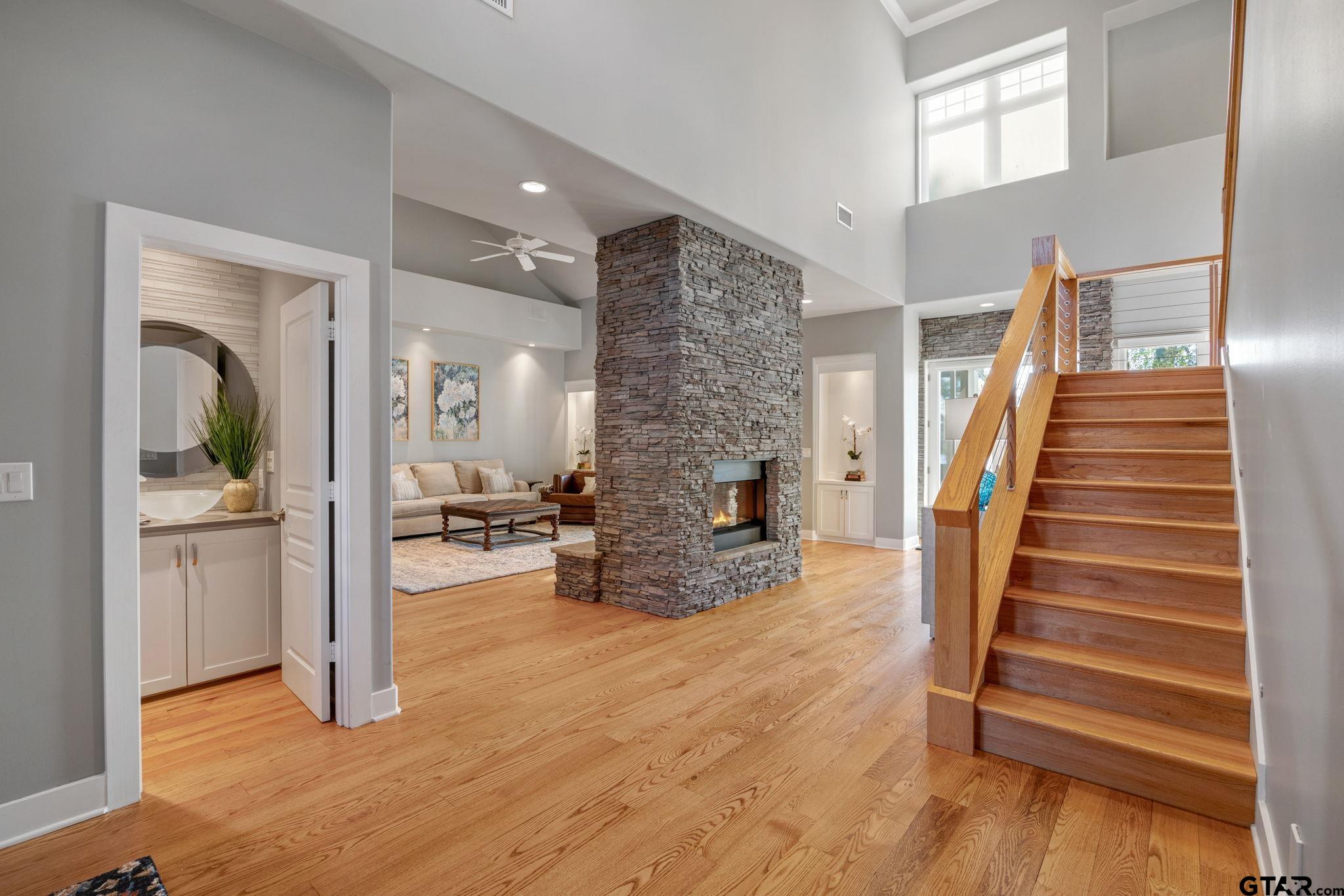 282 N Bay Dr