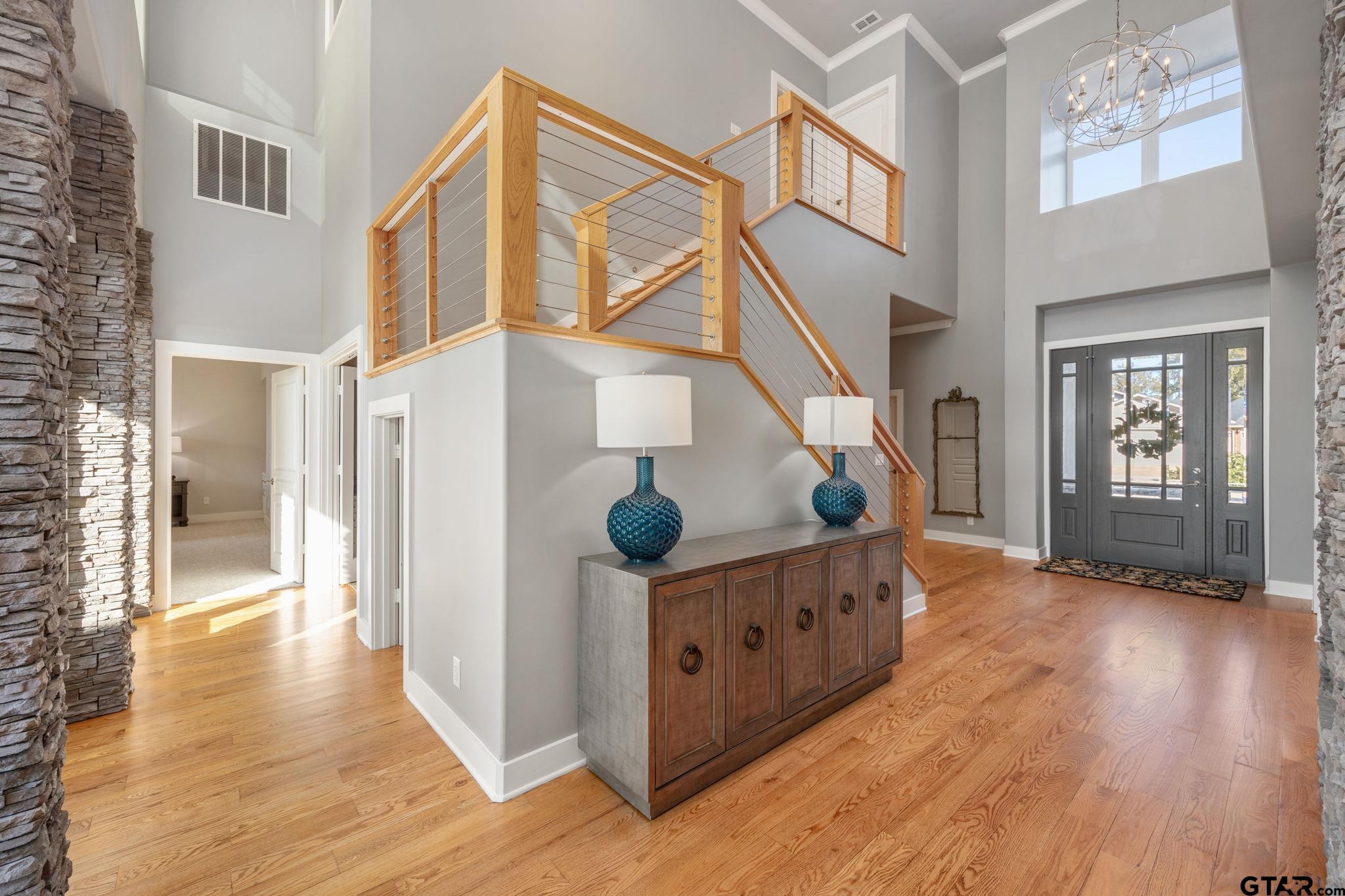 282 N Bay Dr