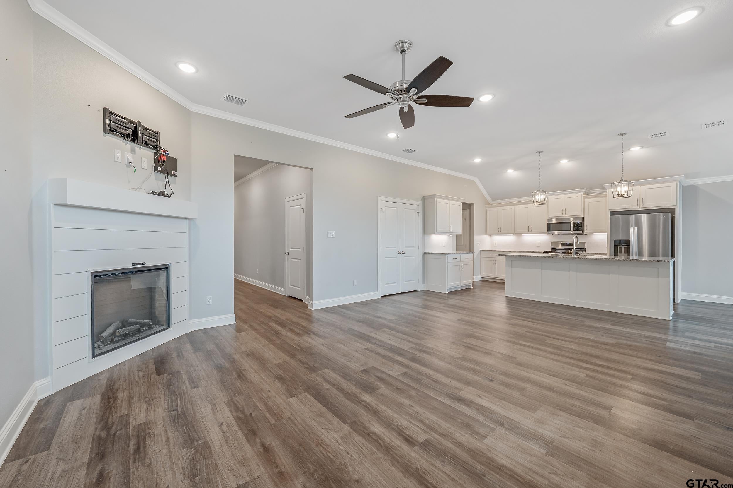 112 Amanda Ave