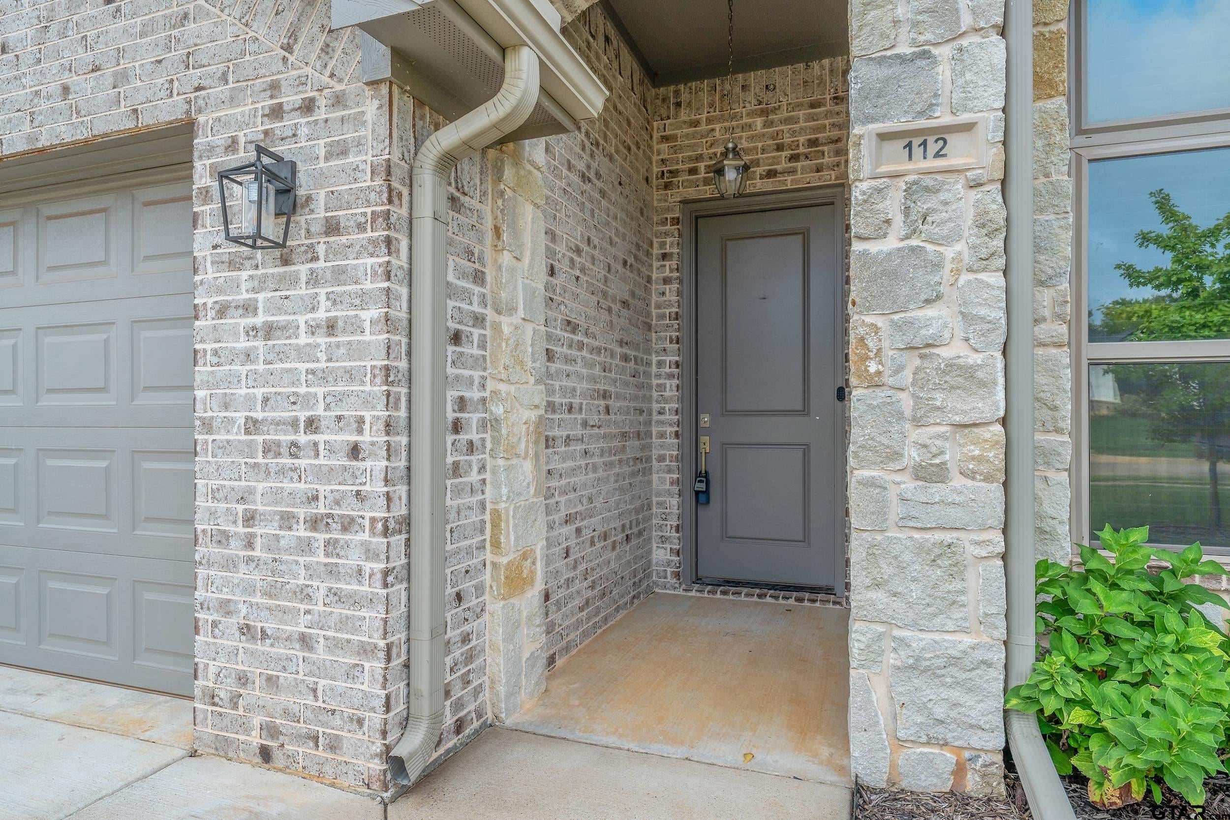 112 Amanda Ave