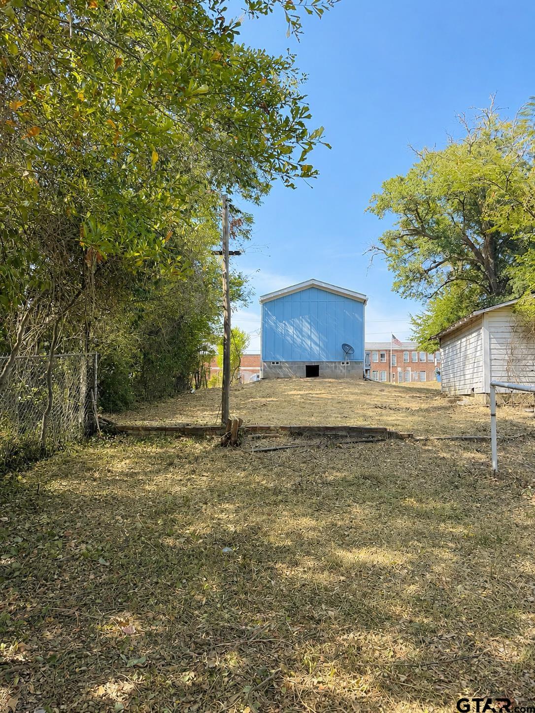 510 E Henderson St.