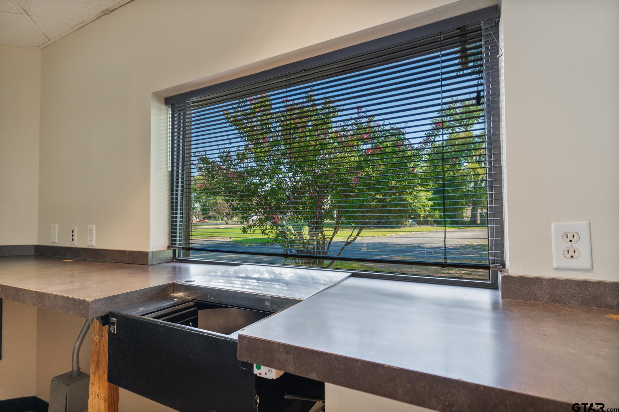 312 S Center