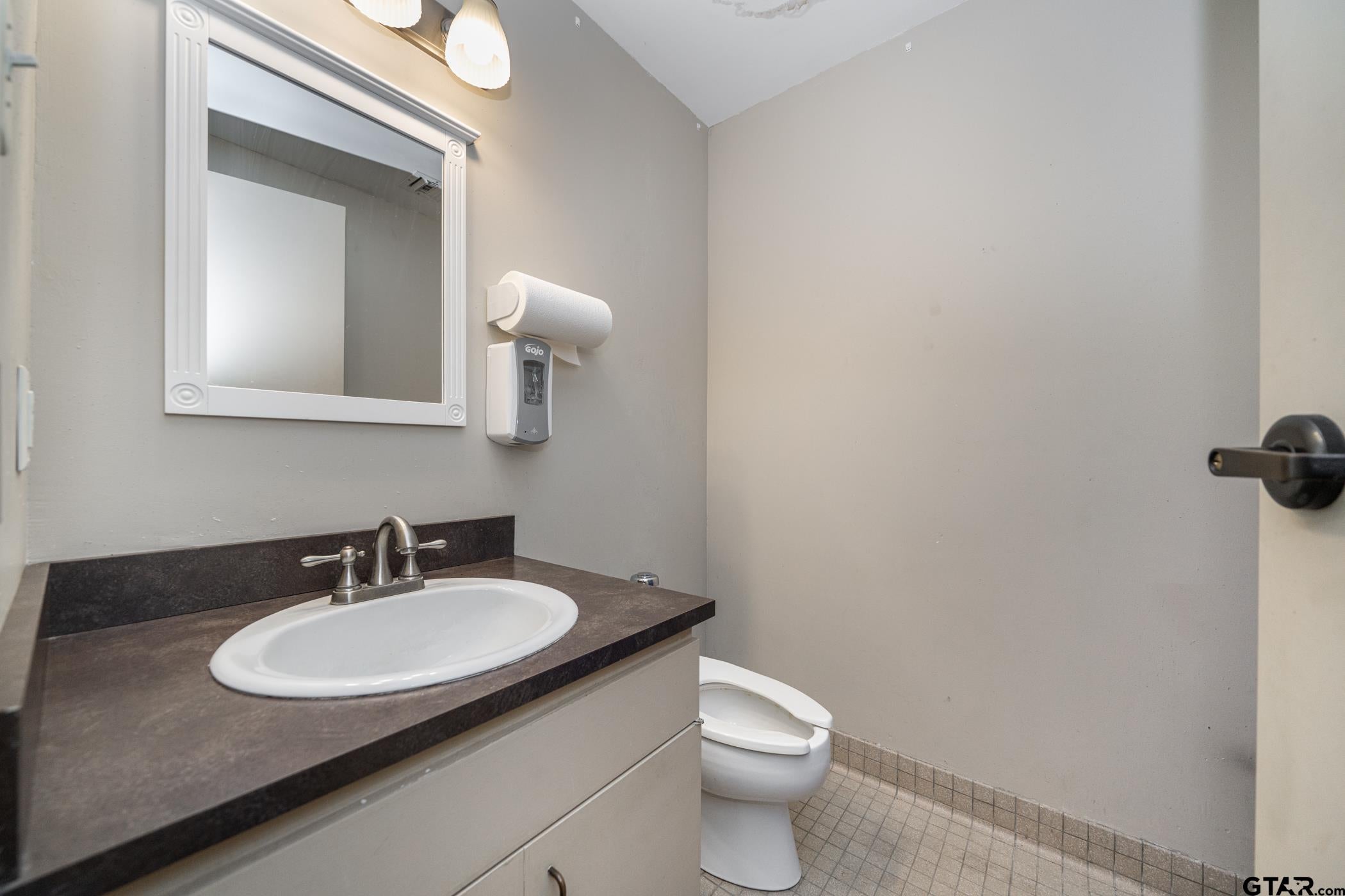 312 S Center