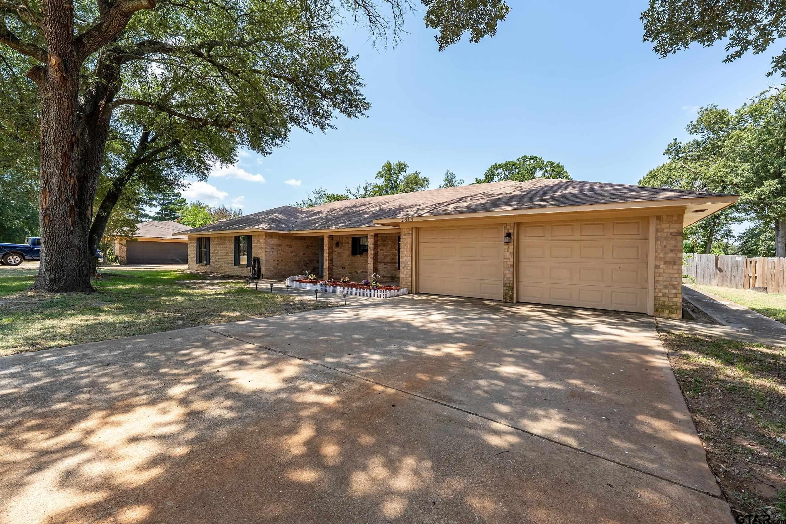2814 Pineview