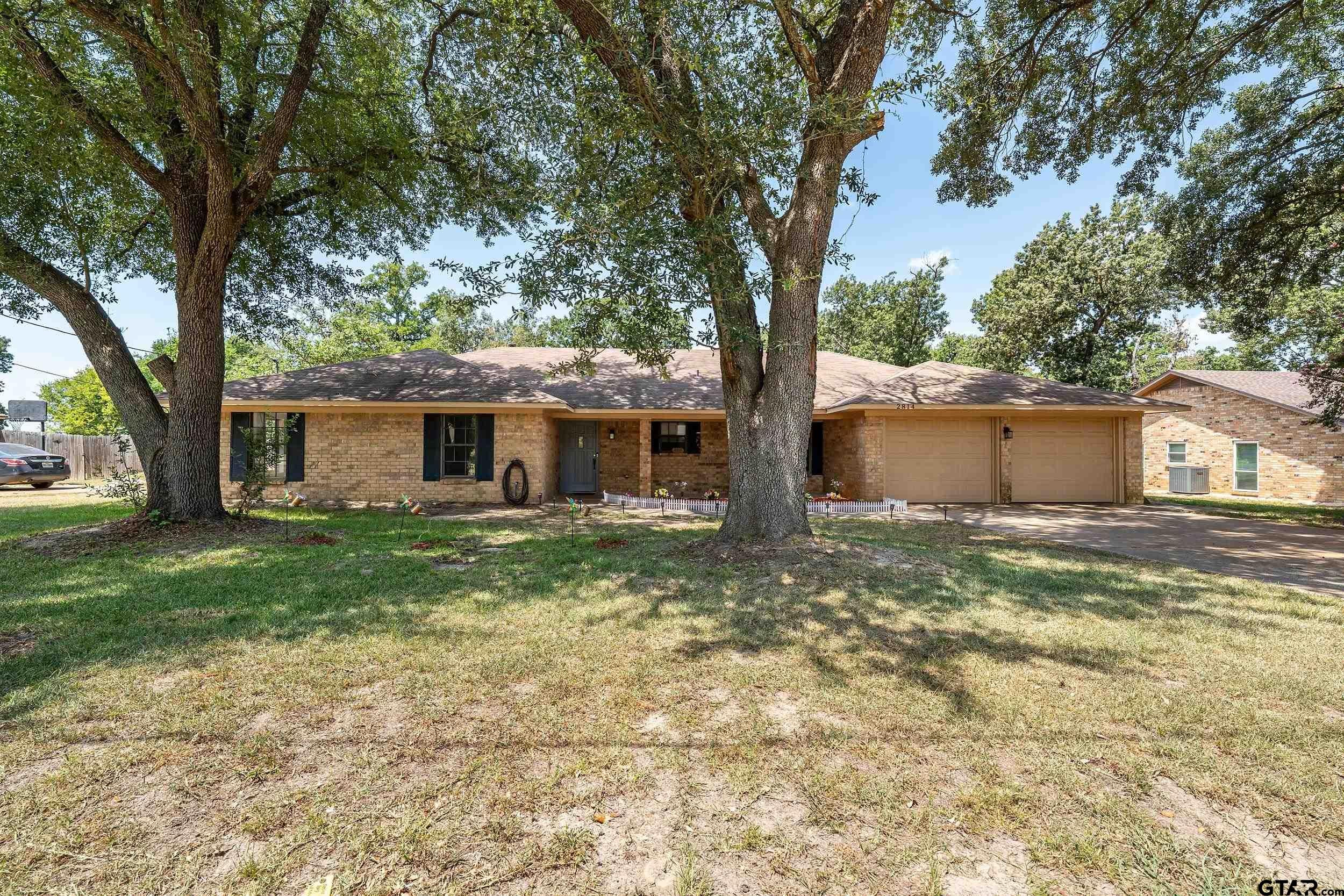 2814 Pineview