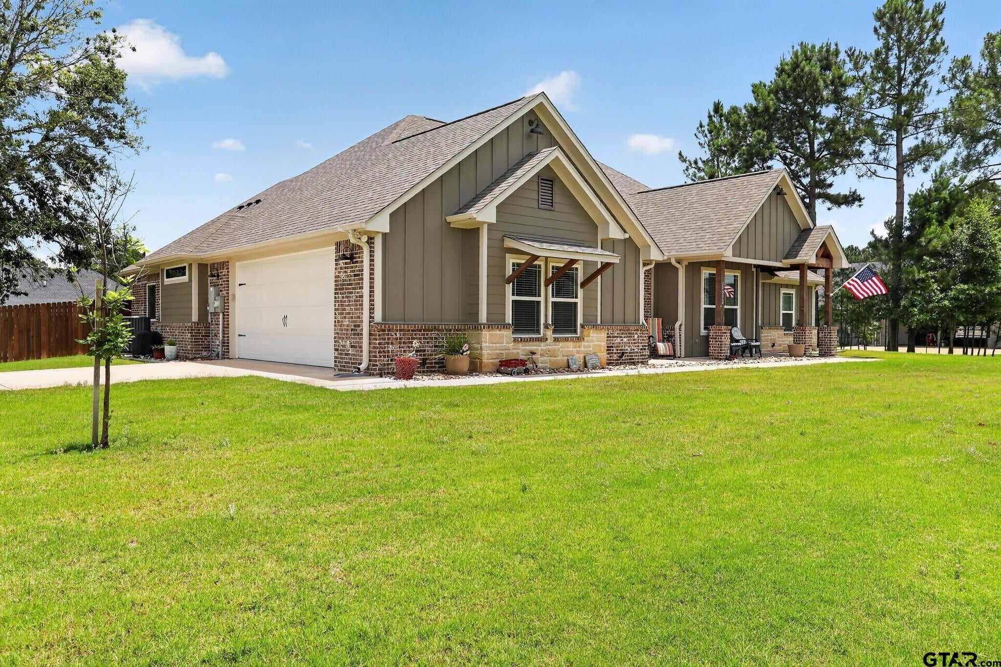 20905 Sweet Bay