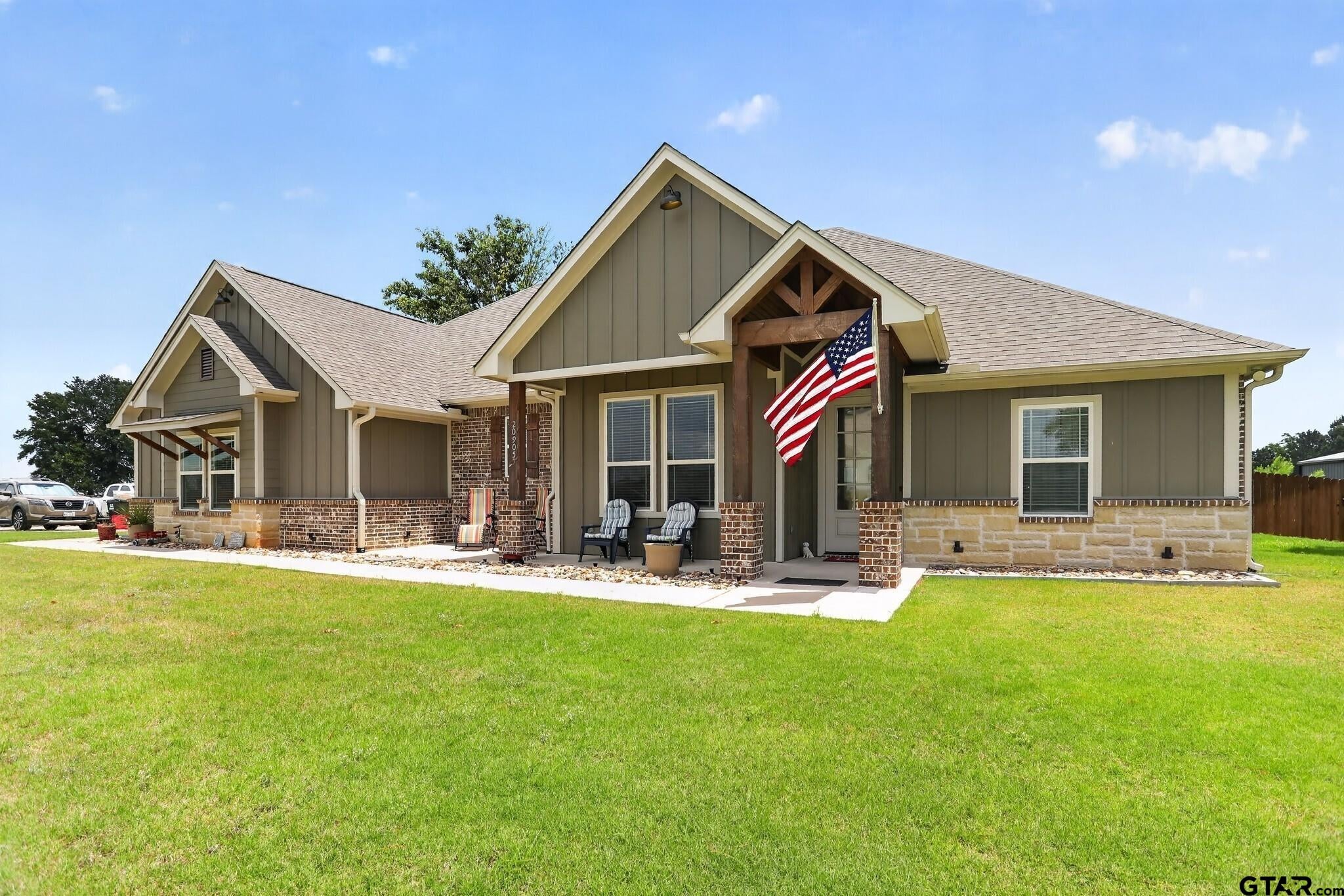 20905 Sweet Bay