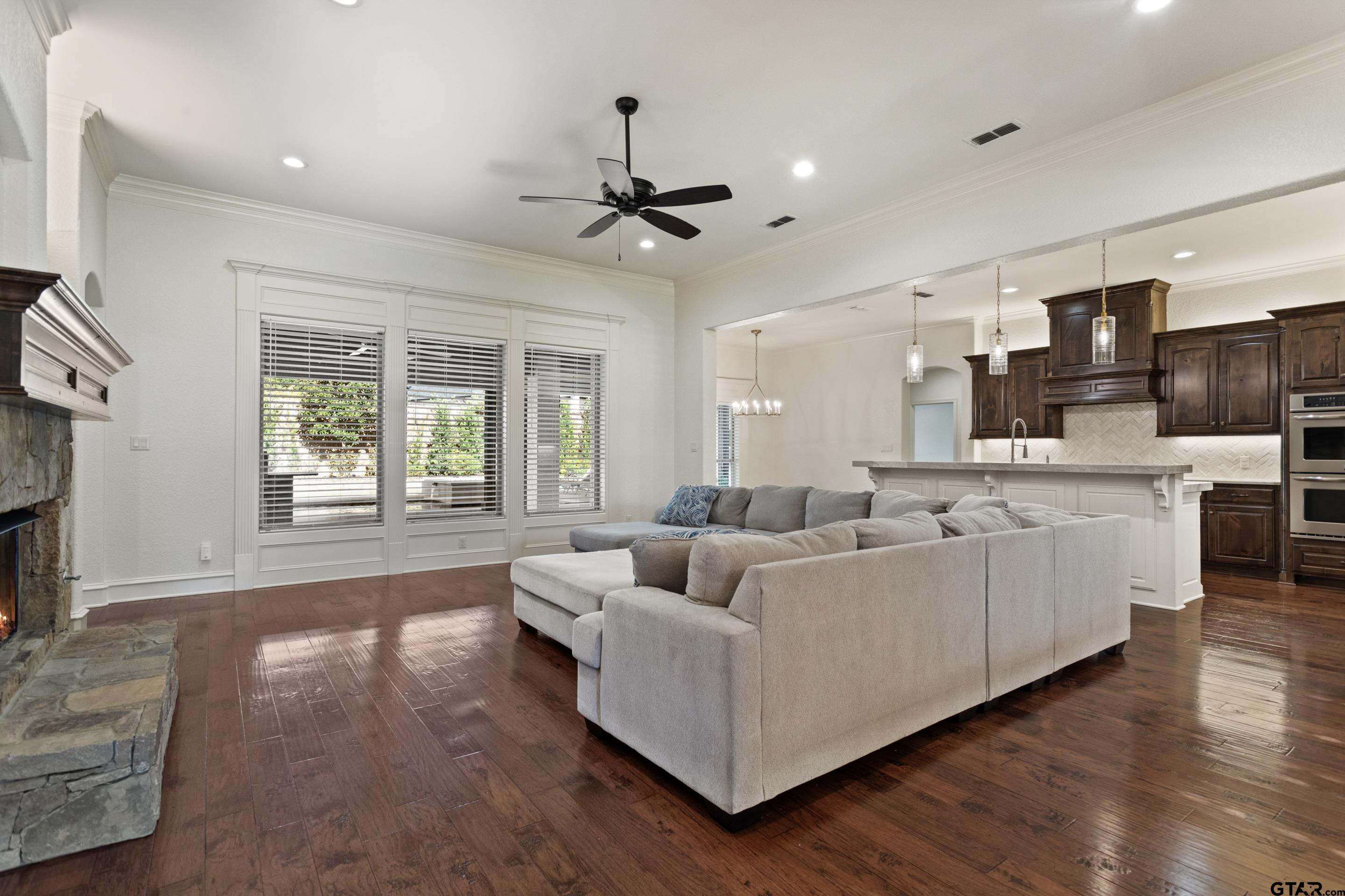 1209 Cambridge Bend