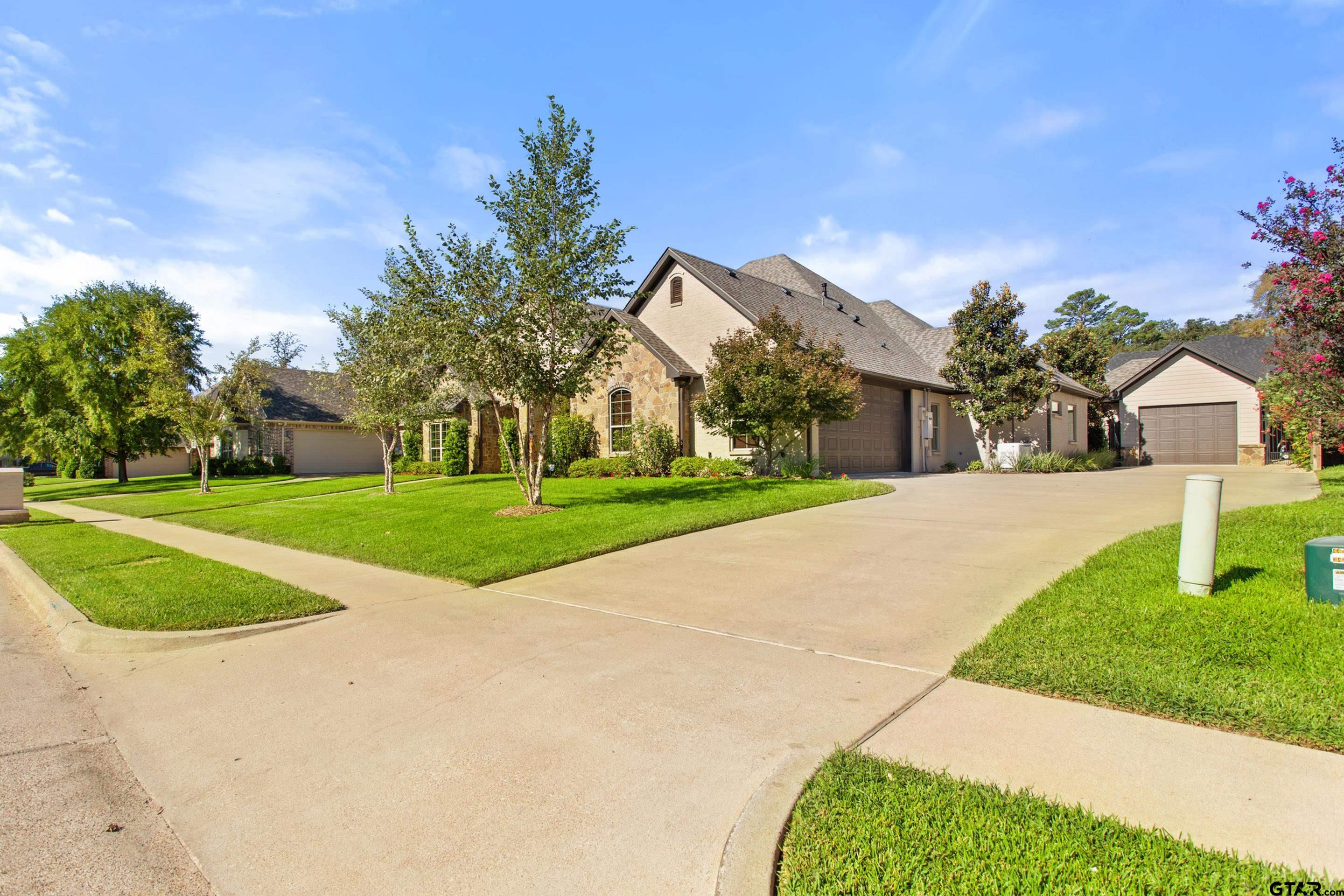 1209 Cambridge Bend