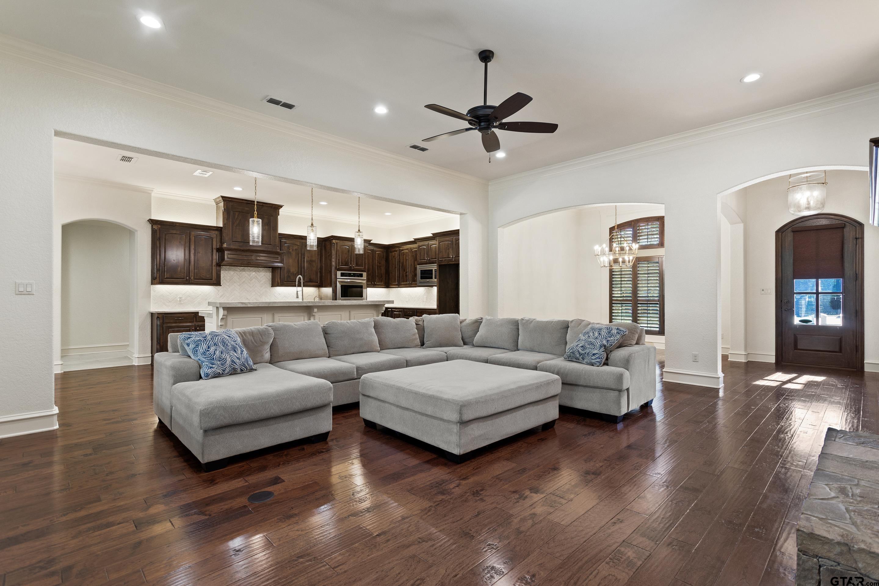 1209 Cambridge Bend