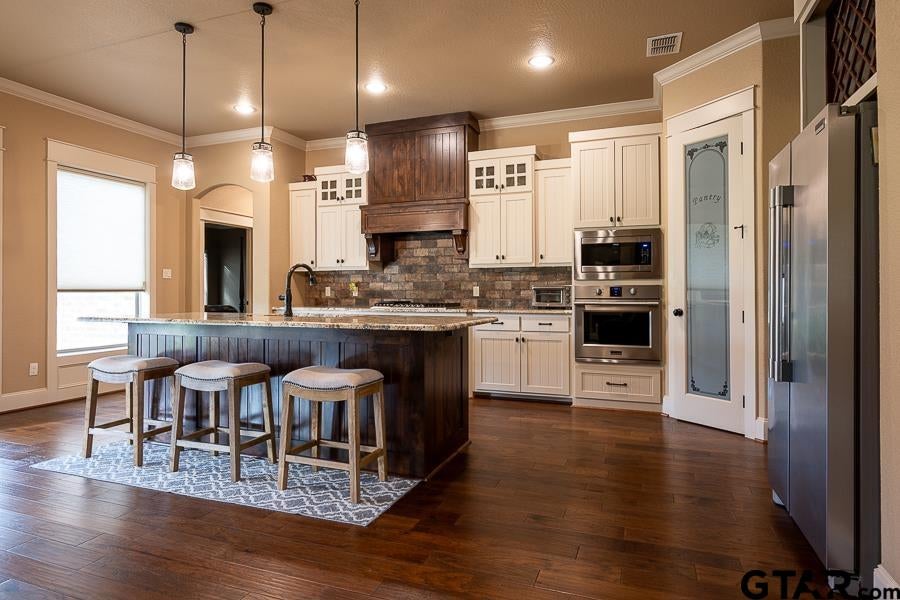 172 Bush Buck Way