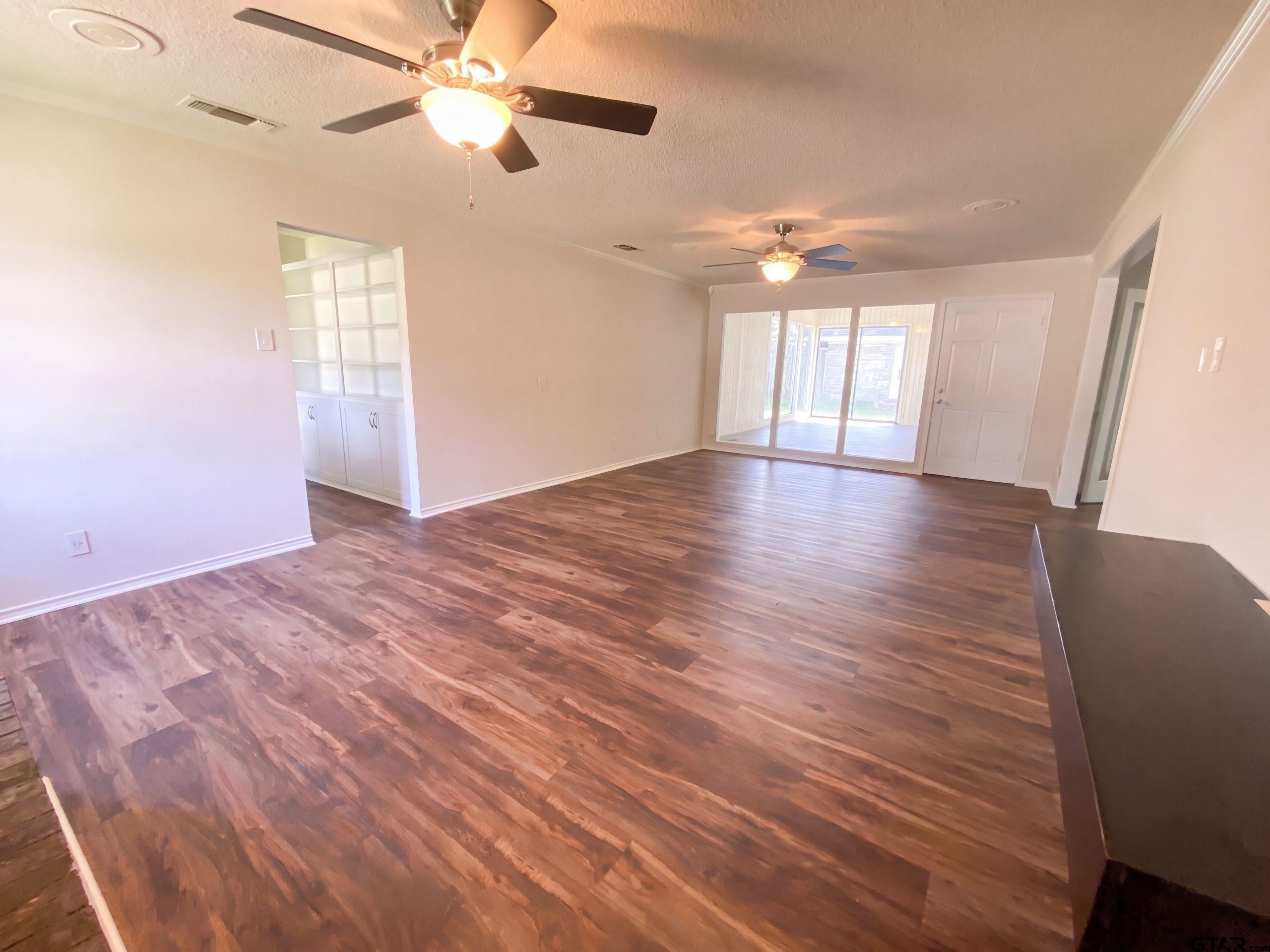 1607 Timberline Dr