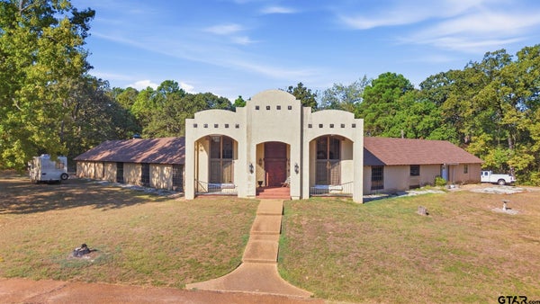 401 ADAWAY LN, HENDERSON, TX 75652 - Image 1acb4a9ae37f45e332df4cdcd03fd9e8/1460809237