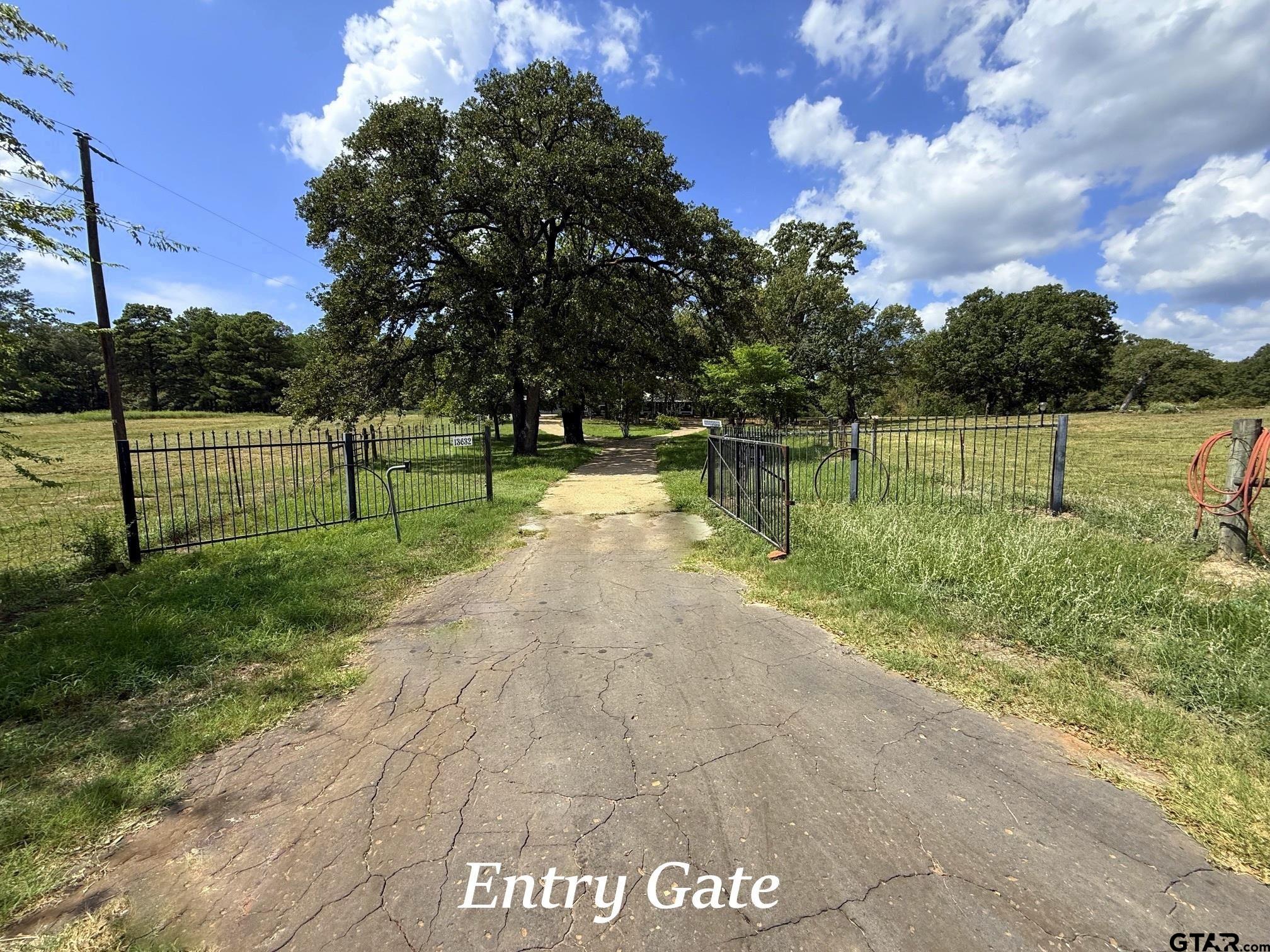 13632 County Road 1180 (Blue Bird Lane)