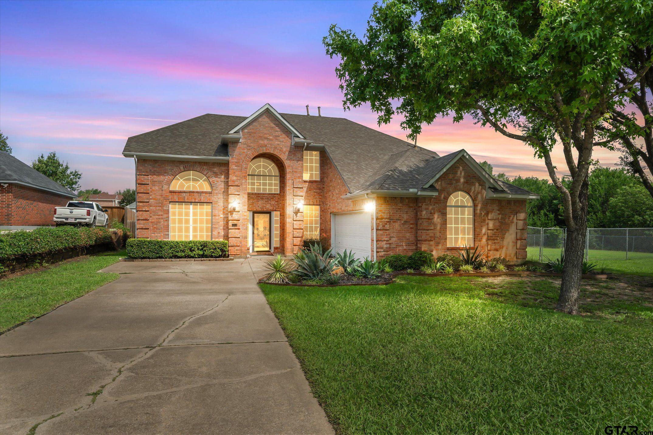 2113 Blackfoot Trail