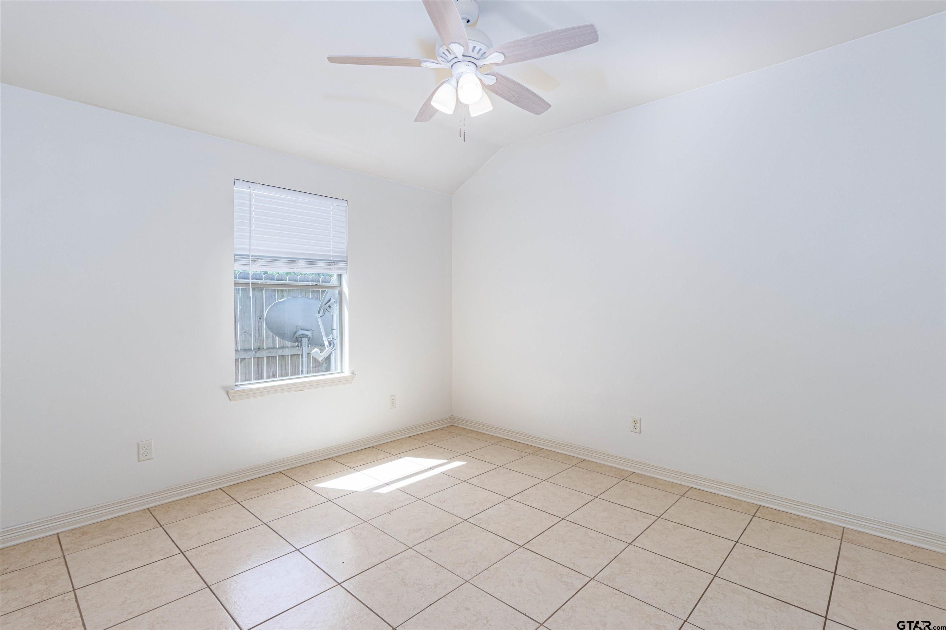 1421/1423 E Houston
