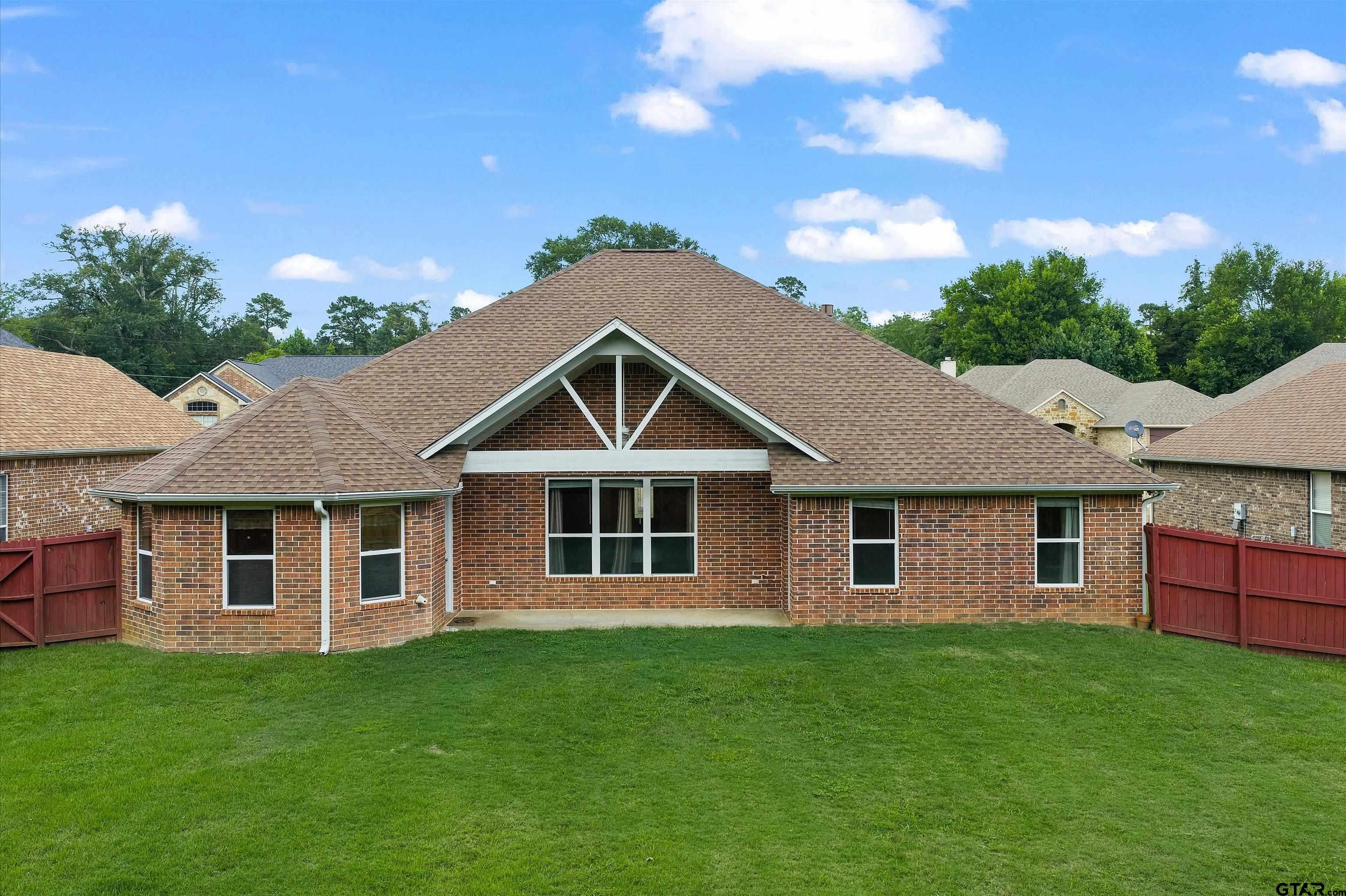 4406 Red Oak Tr