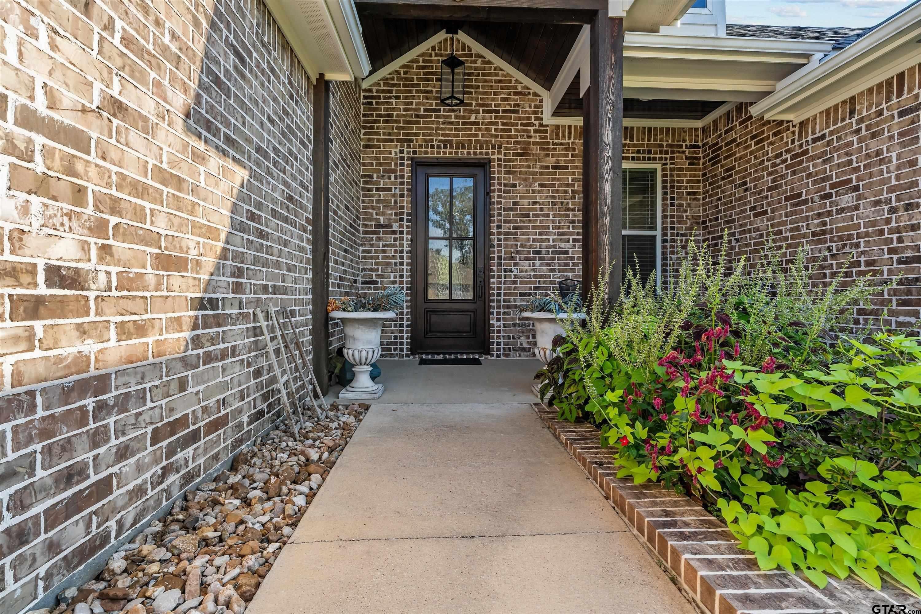 410 Deer Point Cove