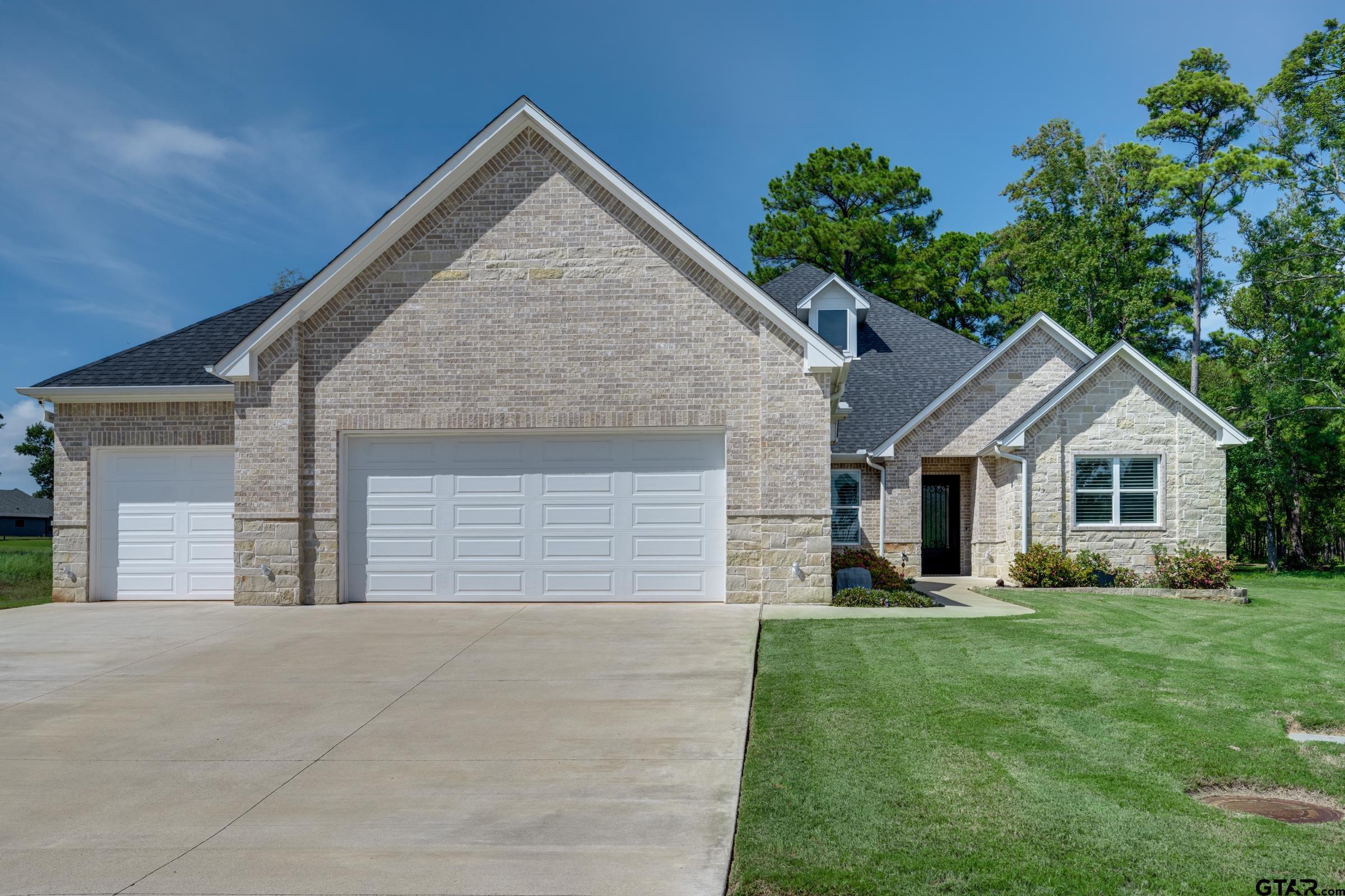 549 EAGLES NEST TRL