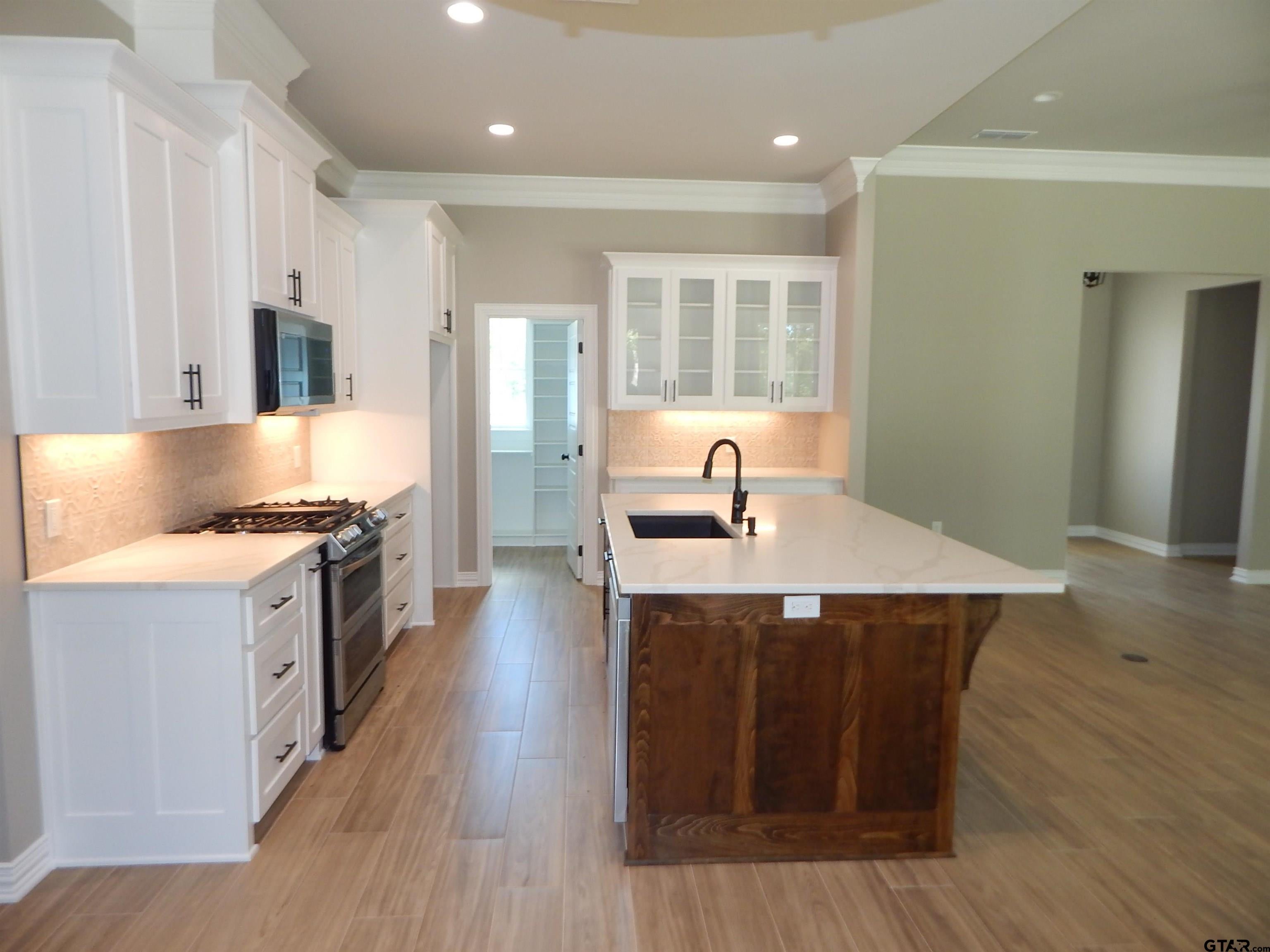 141 INDIAN ROCK DR