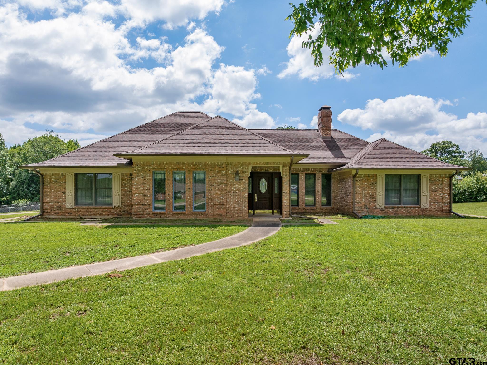 19606 Norfolk Drive