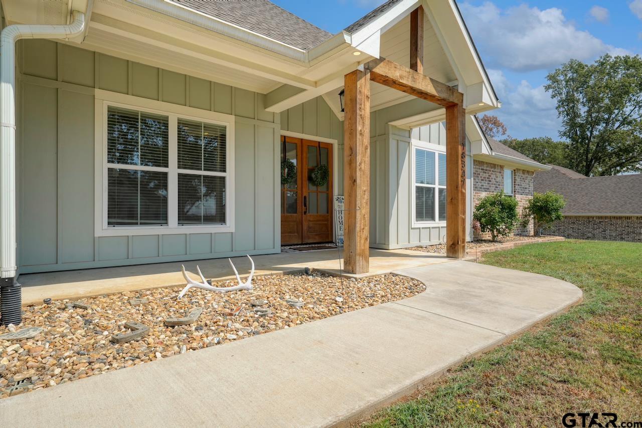 18347 Timber Oaks Drive