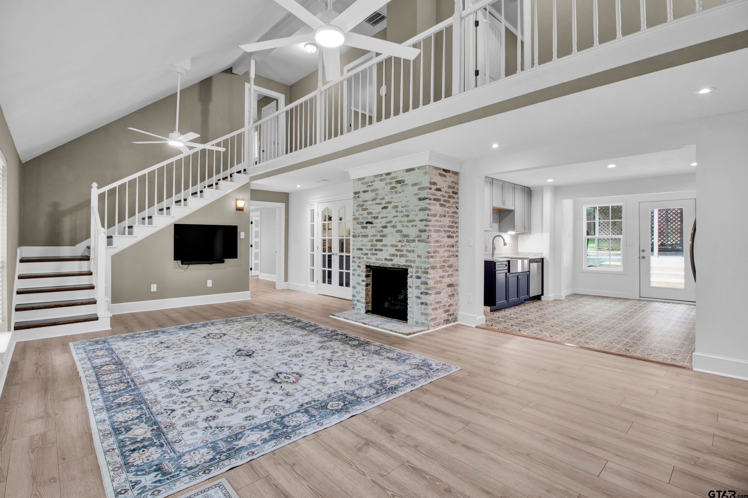 1407 Lakeshore Drive