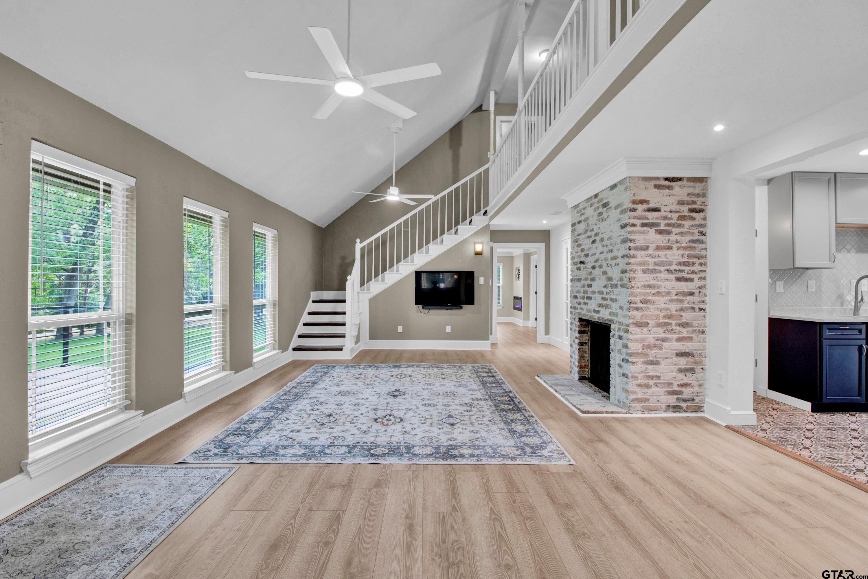 1407 Lakeshore Drive