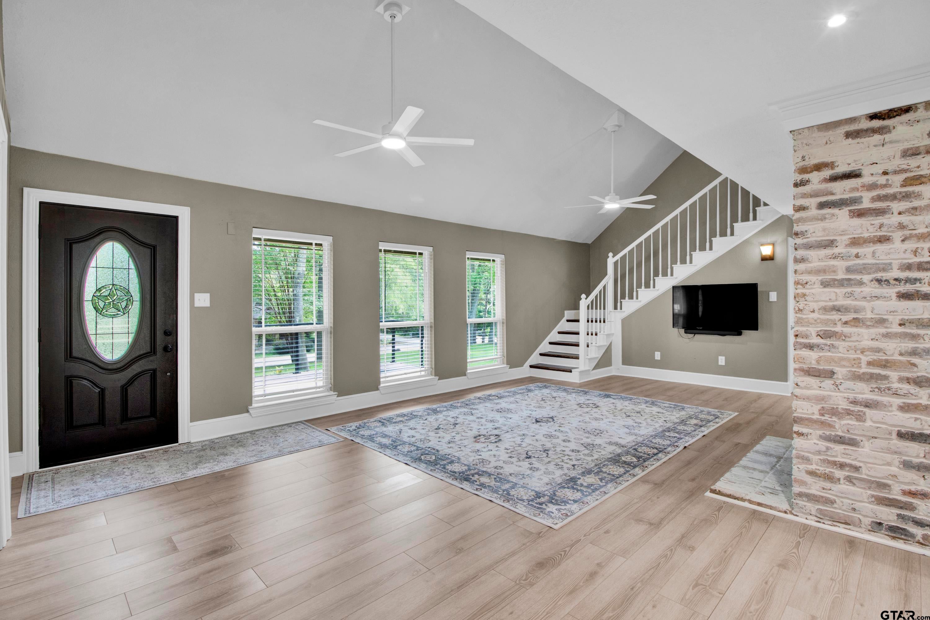 1407 Lakeshore Drive