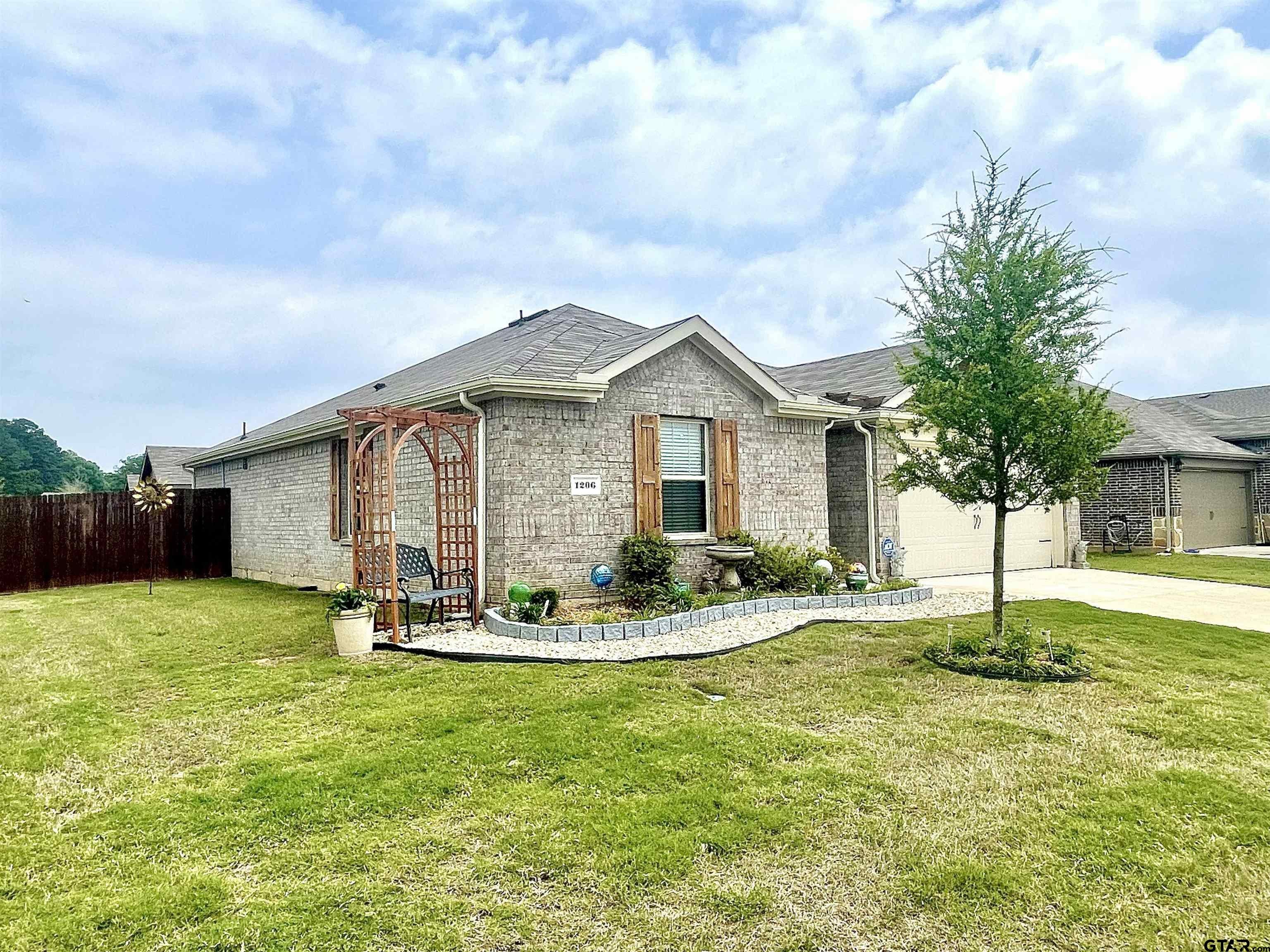 1206 Hidden Valley