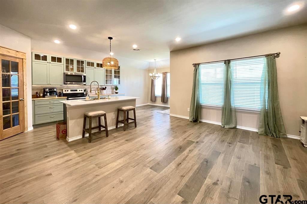 1206 Hidden Valley
