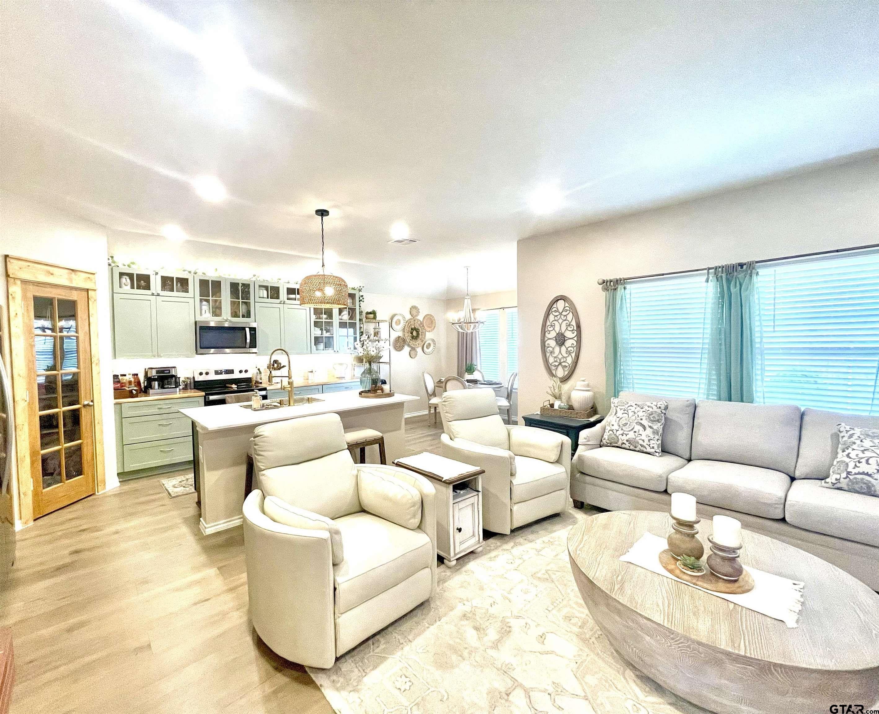 1206 Hidden Valley