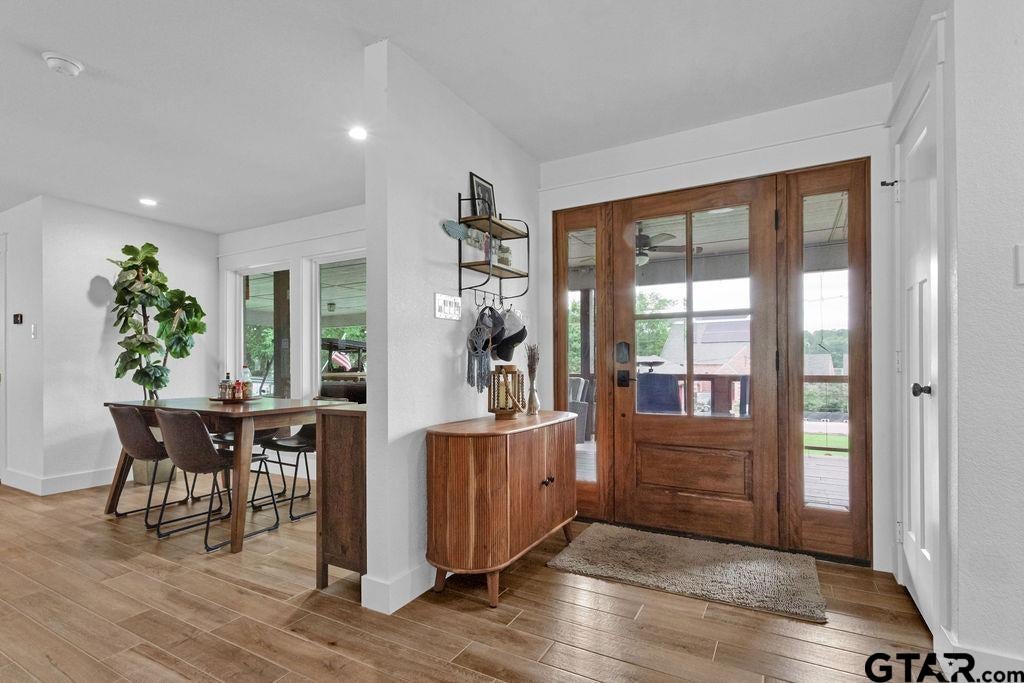255 Hideaway LN Central