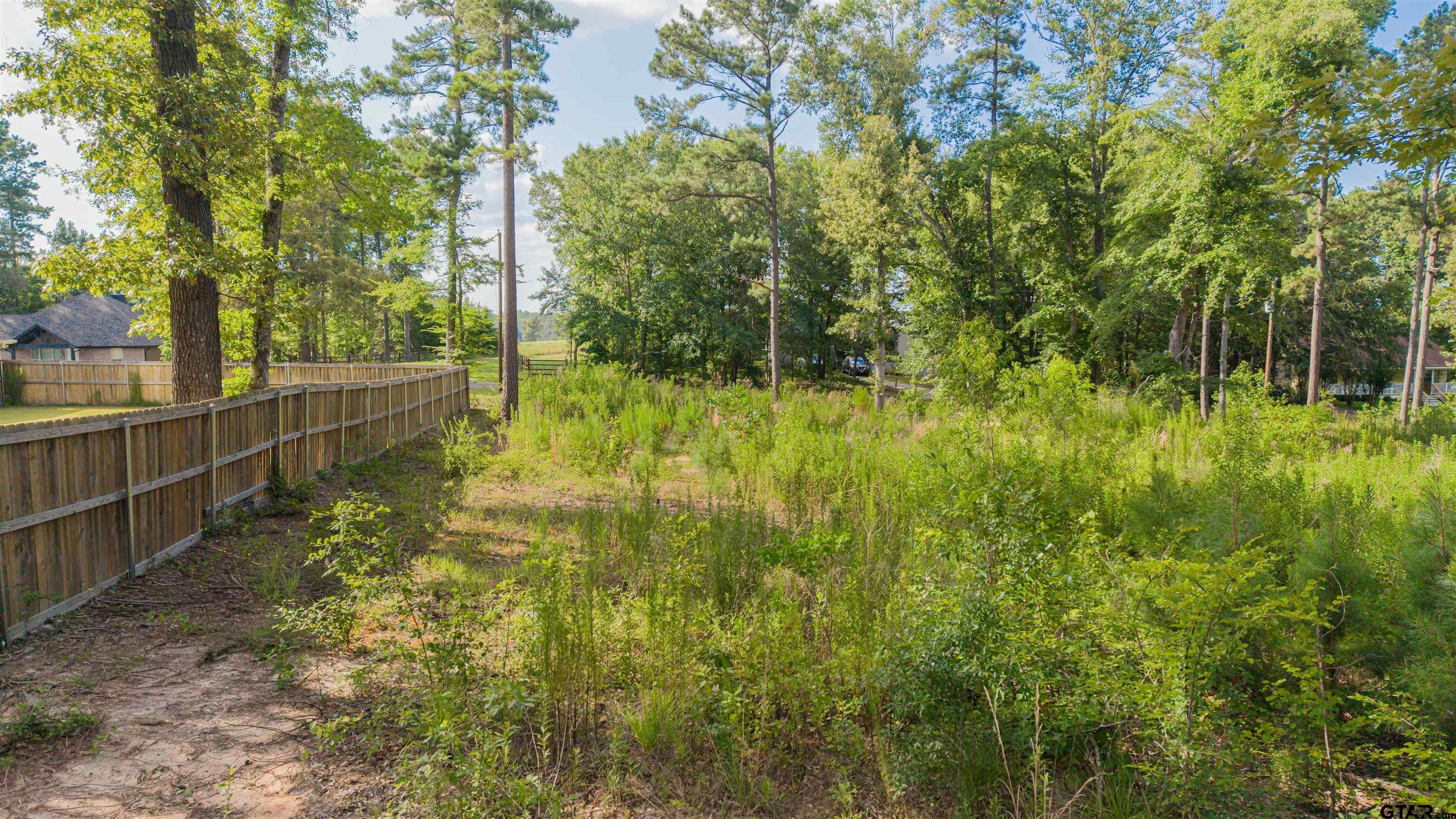 411 & 428 Forestwood