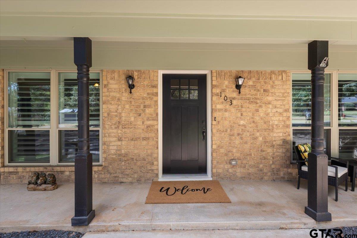103 Grass Knoll Dr.