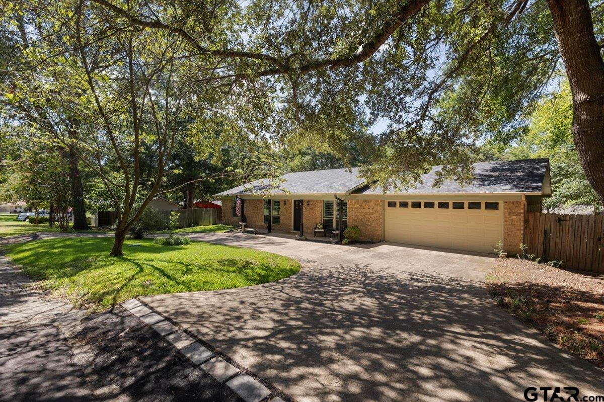 103 Grass Knoll Dr.
