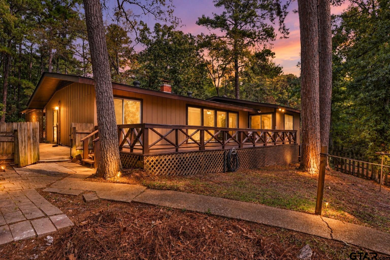 103 Lago Vista