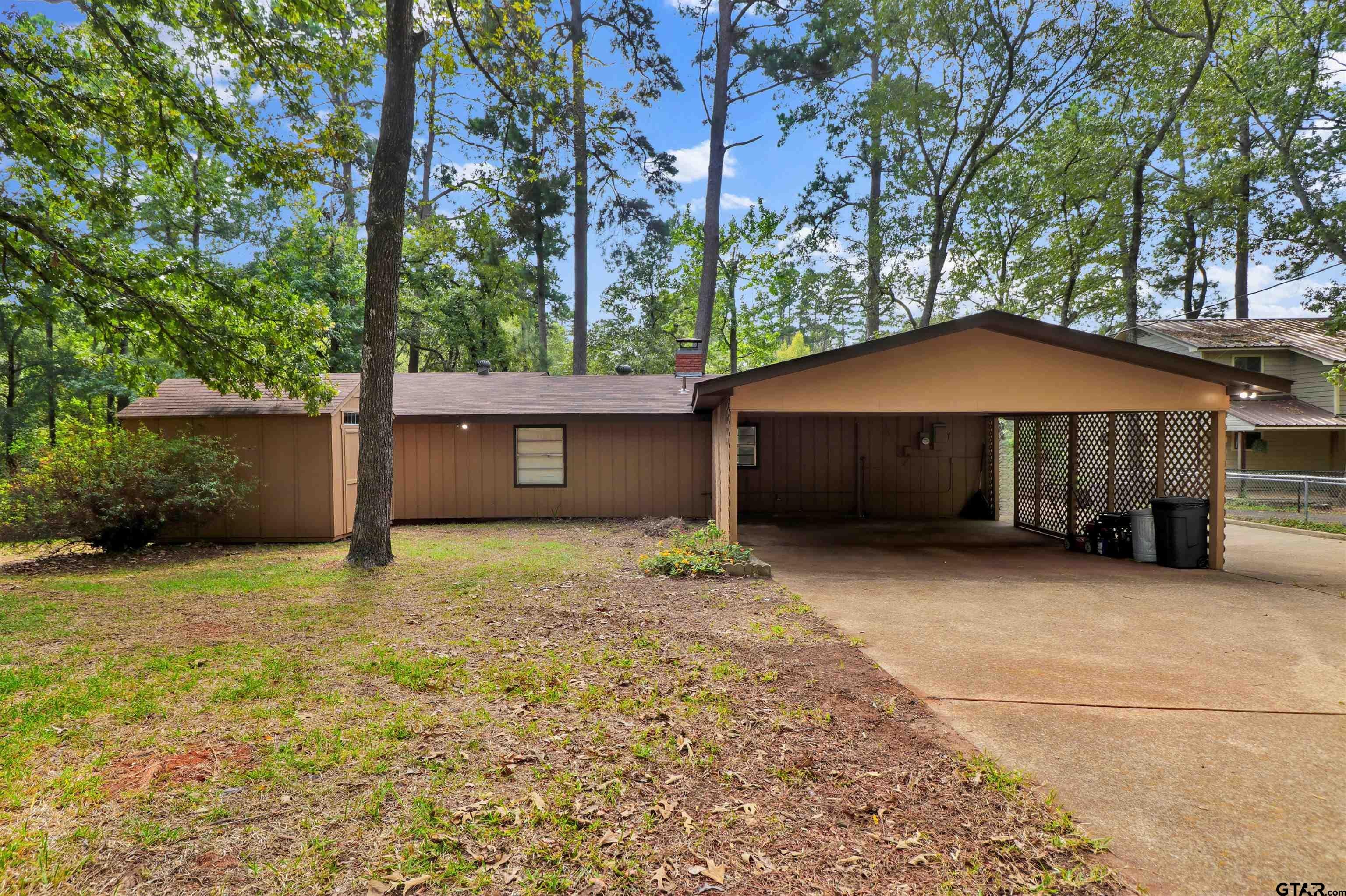 103 Lago Vista