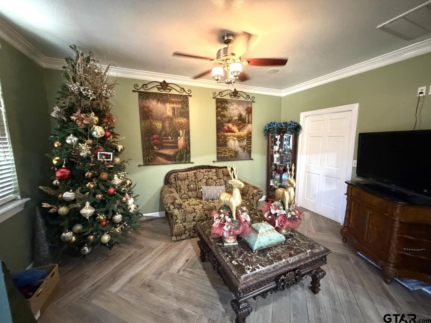 2122 GARDEN VALLEY ROAD