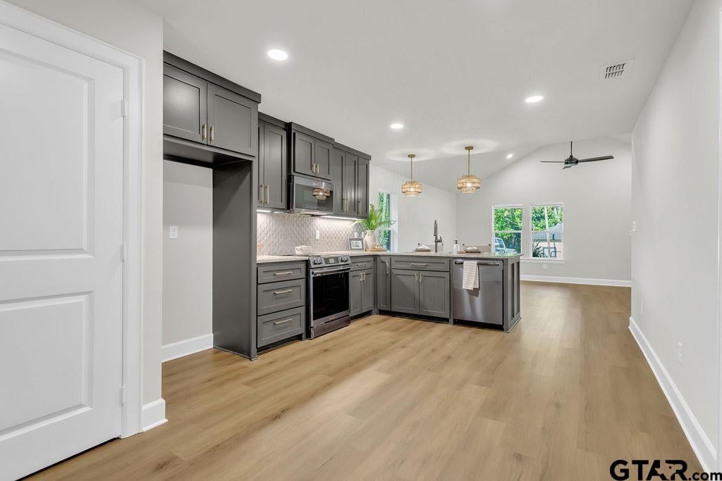 405 Short St