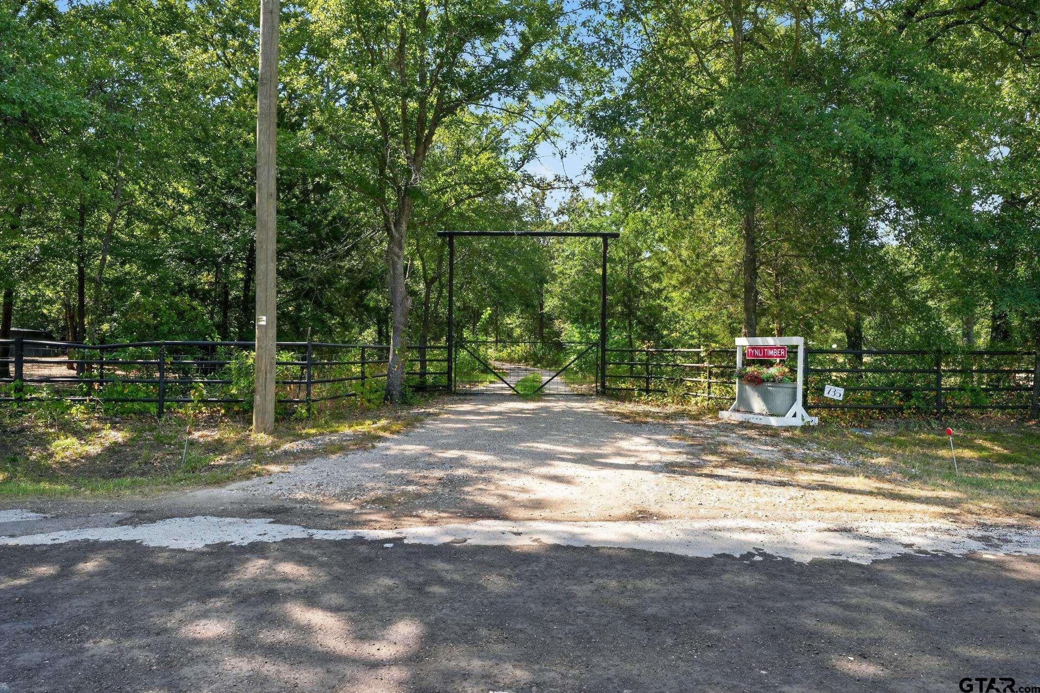 735 County Road 3211